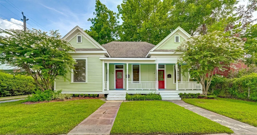 Property photo for 315 E 15th Street, Houston, TX