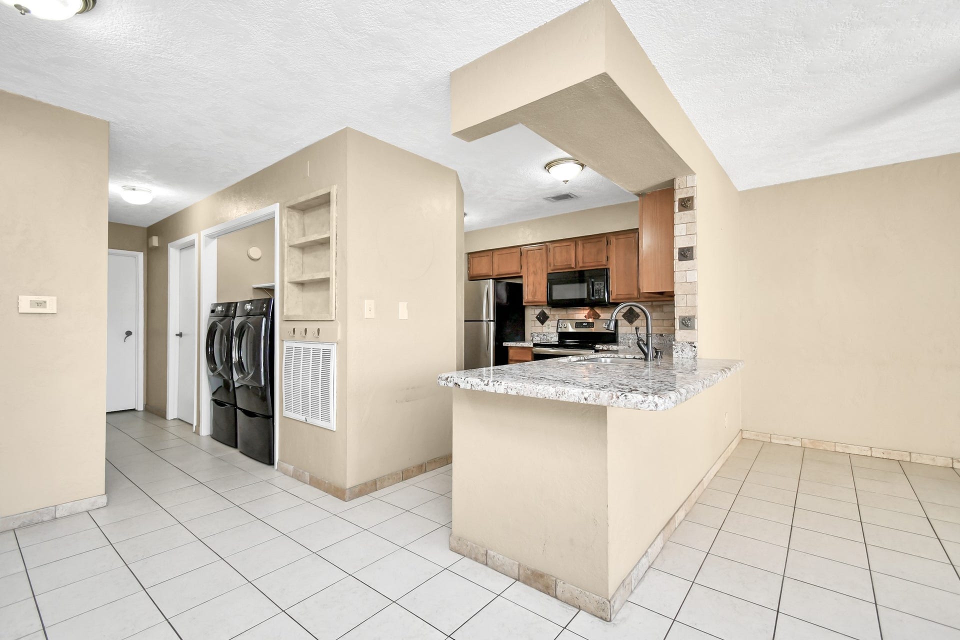2501 Gulf Freeway, #250D, Dickinson, TX 77539 2501 Gulf Freeway, #250D, Dickinson, TX 77539