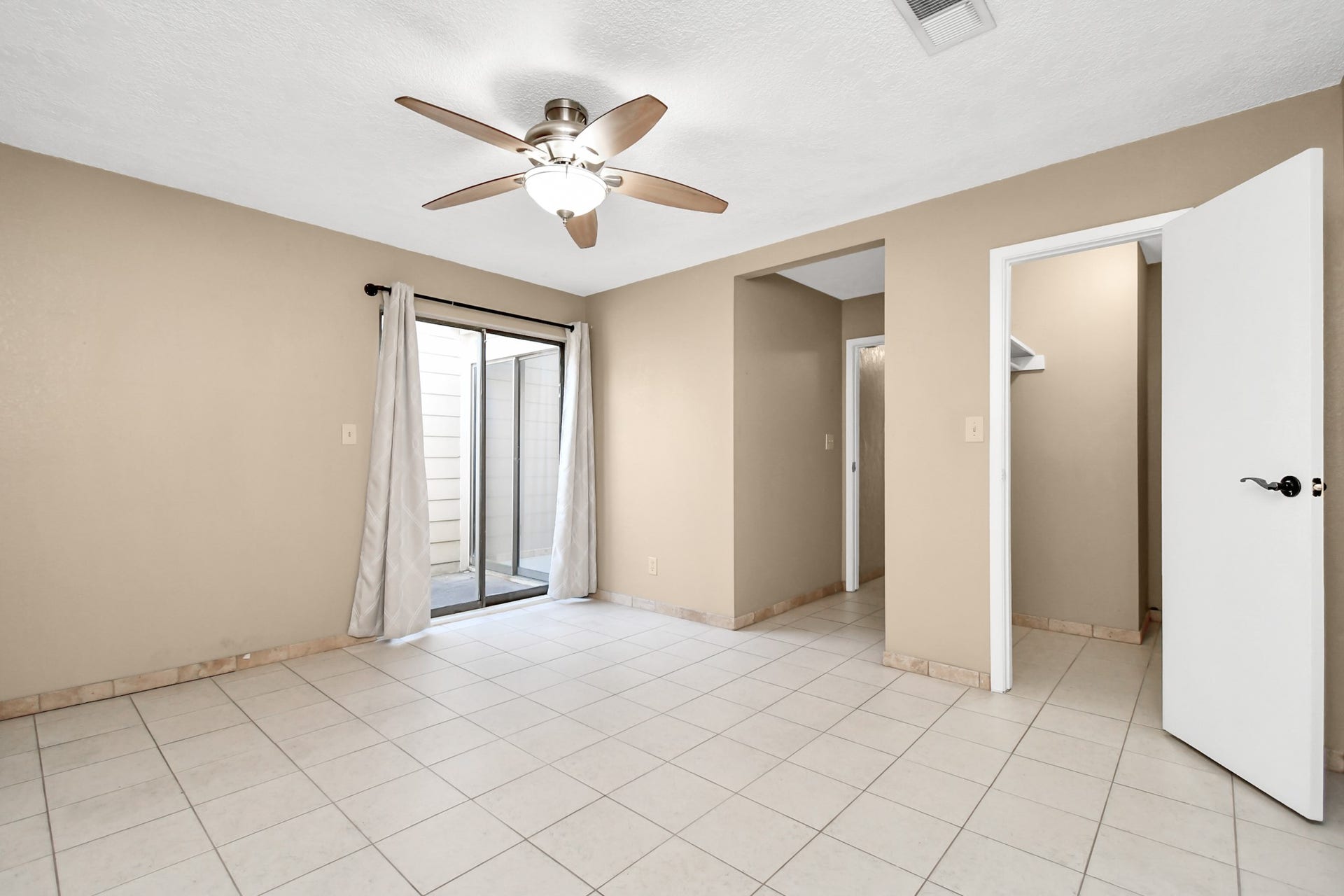 2501 Gulf Freeway, #250D, Dickinson, TX 77539 2501 Gulf Freeway, #250D, Dickinson, TX 77539