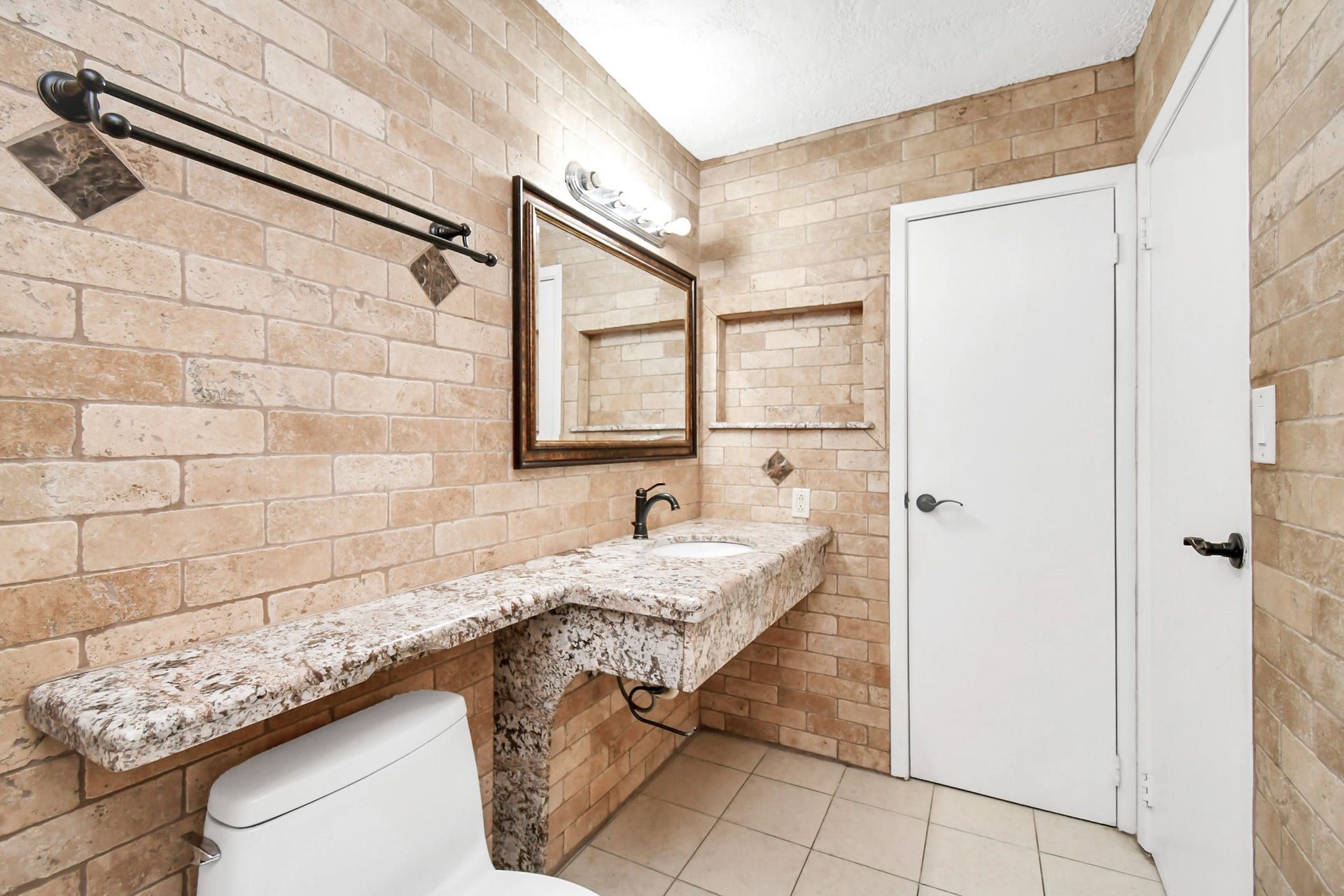 2501 Gulf Freeway, #250D, Dickinson, TX 77539 2501 Gulf Freeway, #250D, Dickinson, TX 77539