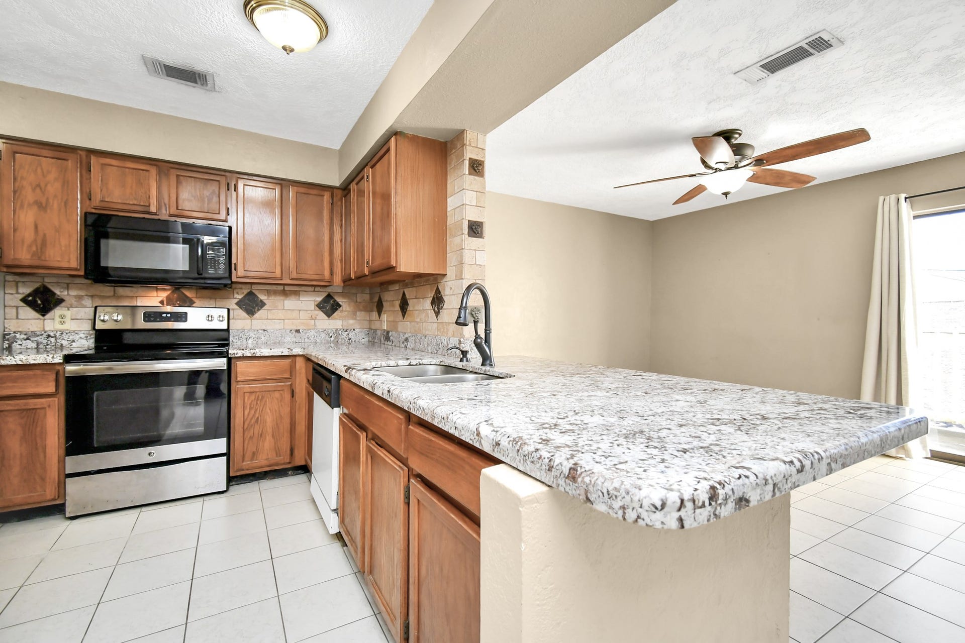 2501 Gulf Freeway, #250D, Dickinson, TX 77539 2501 Gulf Freeway, #250D, Dickinson, TX 77539