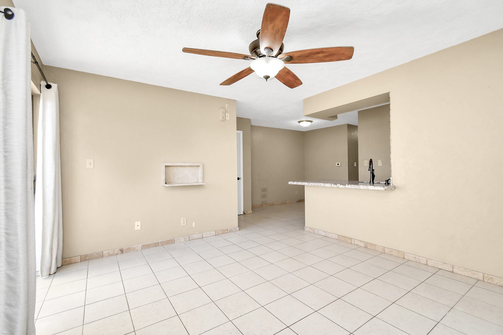 2501 Gulf Freeway, #250D, Dickinson, TX 77539 2501 Gulf Freeway, #250D, Dickinson, TX 77539