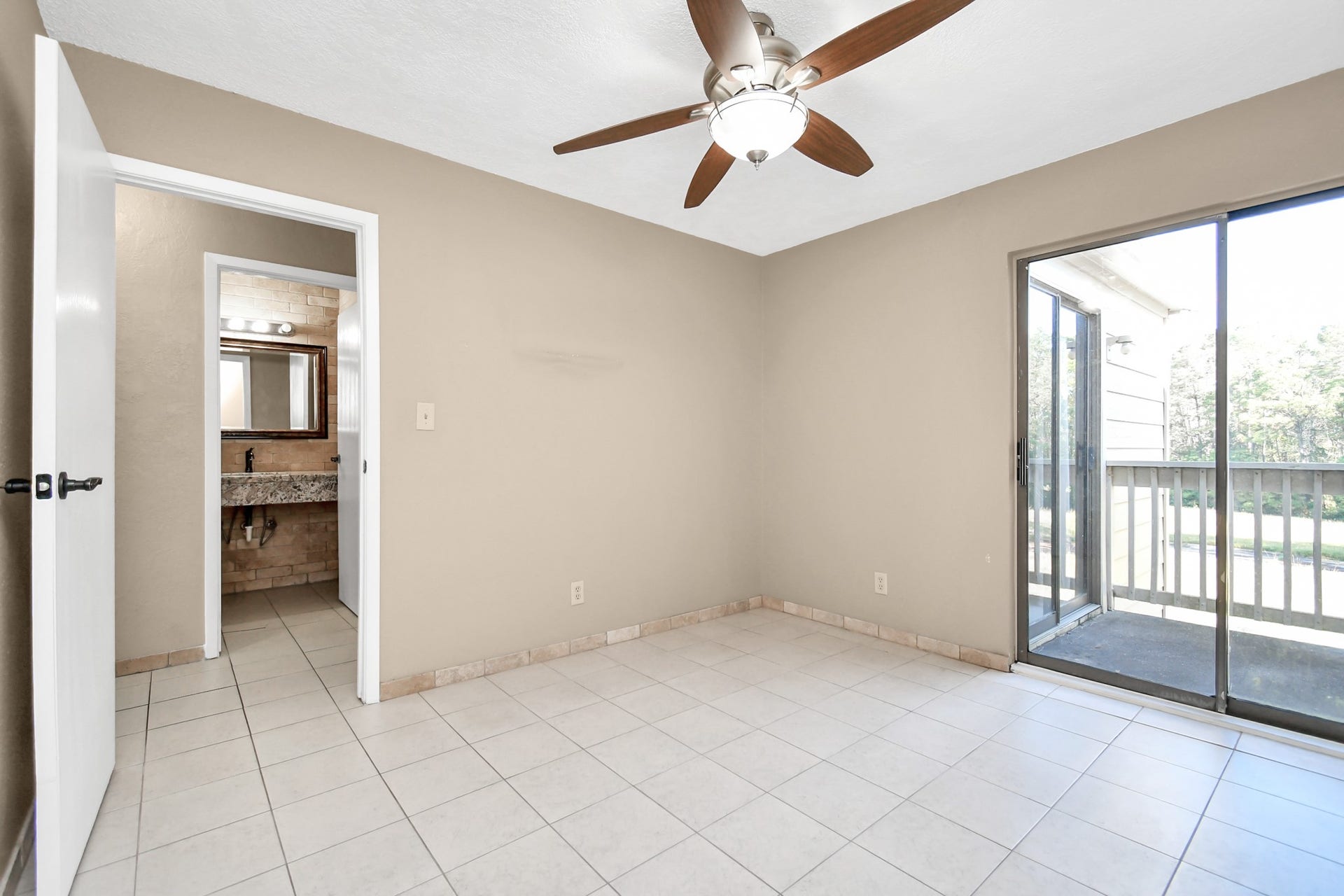 2501 Gulf Freeway, #250D, Dickinson, TX 77539 2501 Gulf Freeway, #250D, Dickinson, TX 77539