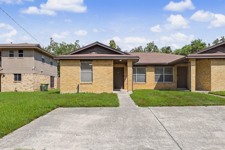 Property photo for 1605 Hazelwood Street, #B, Conroe, TX