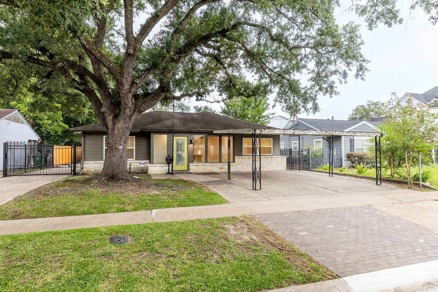 Property photo for 1422 Hewitt Drive, Houston, TX