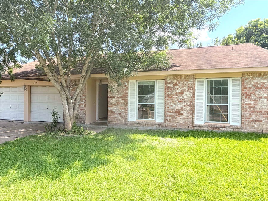 Property photo for 1822 Oaklawn Street, Sugar Land, TX