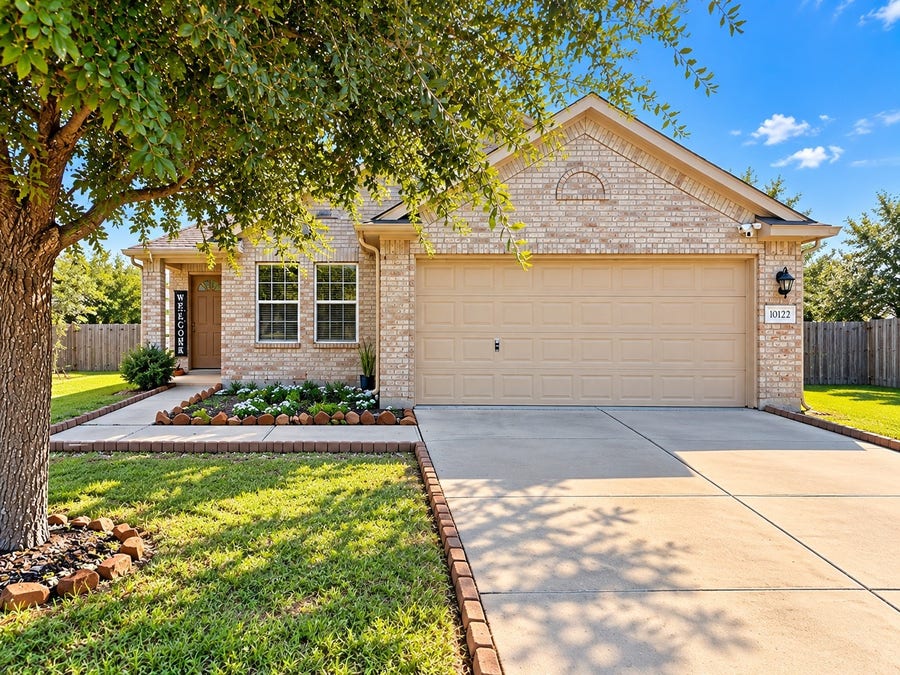 Property photo for 10122 Mariposa Stream Court, Houston, TX