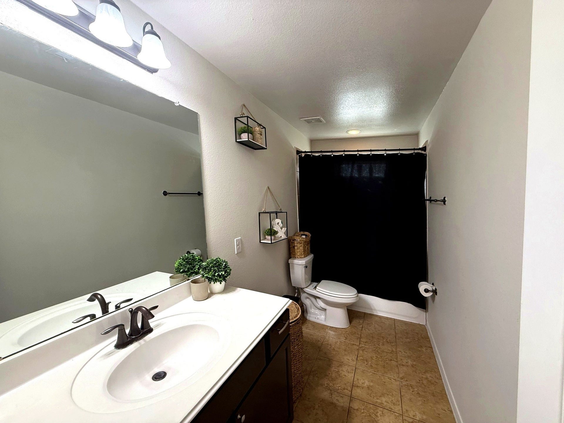 10122 Mariposa Stream Court, Houston, TX 77044 10122 Mariposa Stream Court, Houston, TX 77044