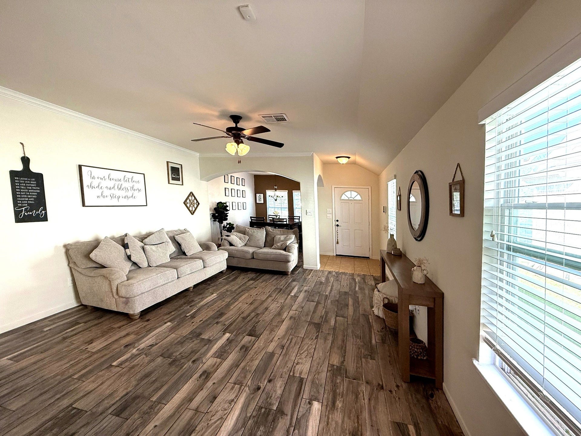 10122 Mariposa Stream Court, Houston, TX 77044 10122 Mariposa Stream Court, Houston, TX 77044