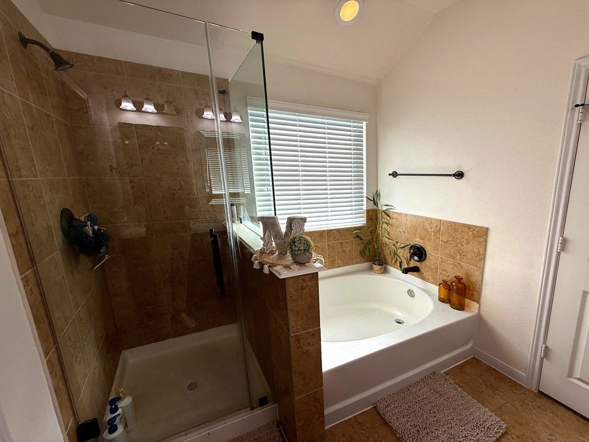 10122 Mariposa Stream Court, Houston, TX 77044 10122 Mariposa Stream Court, Houston, TX 77044