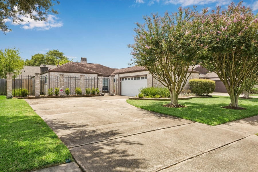 Property photo for 12507 Rocky Knoll Drive, Houston, TX