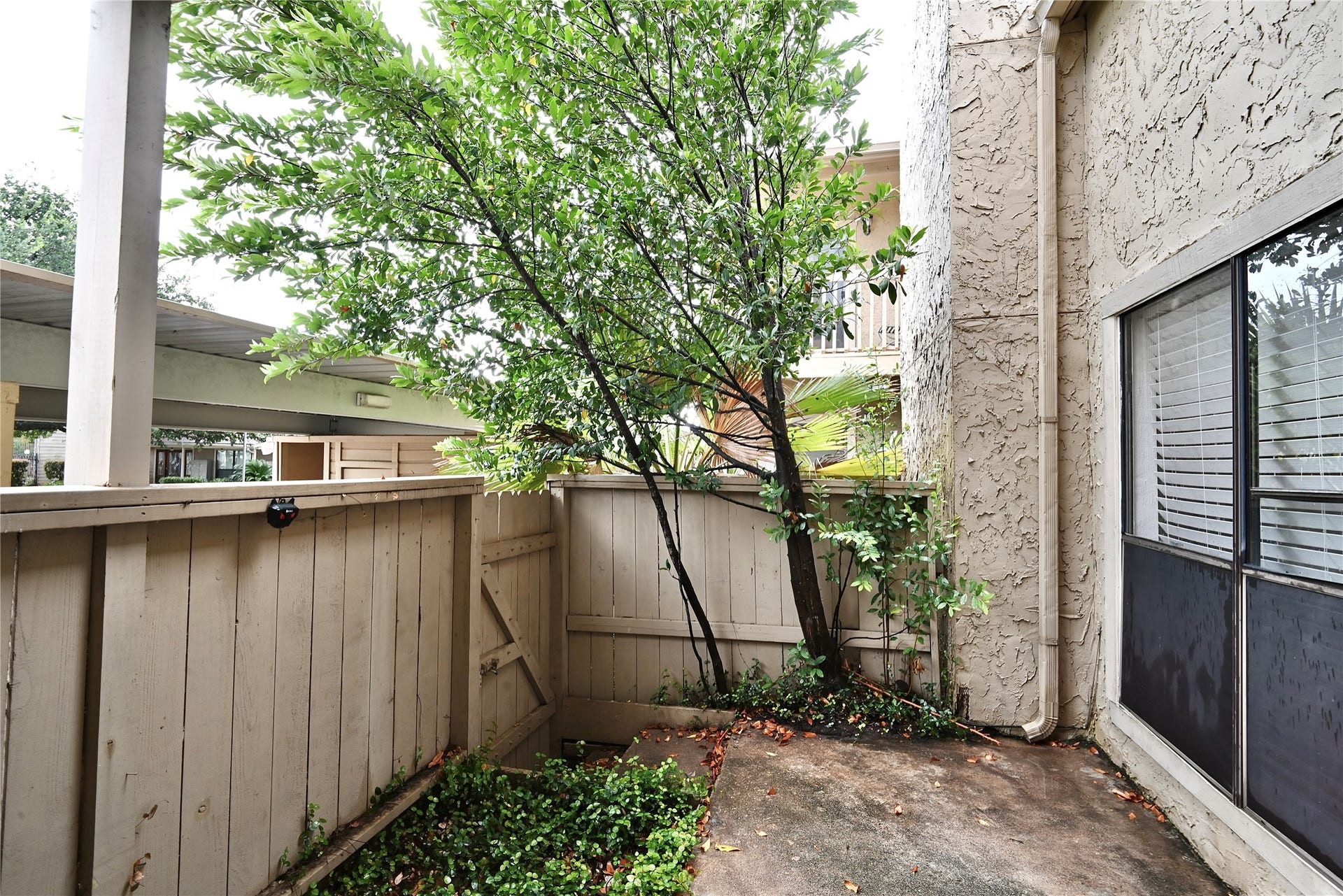 9407 Pagewood Lane, Houston, TX 77063 9407 Pagewood Lane, Houston, TX 77063