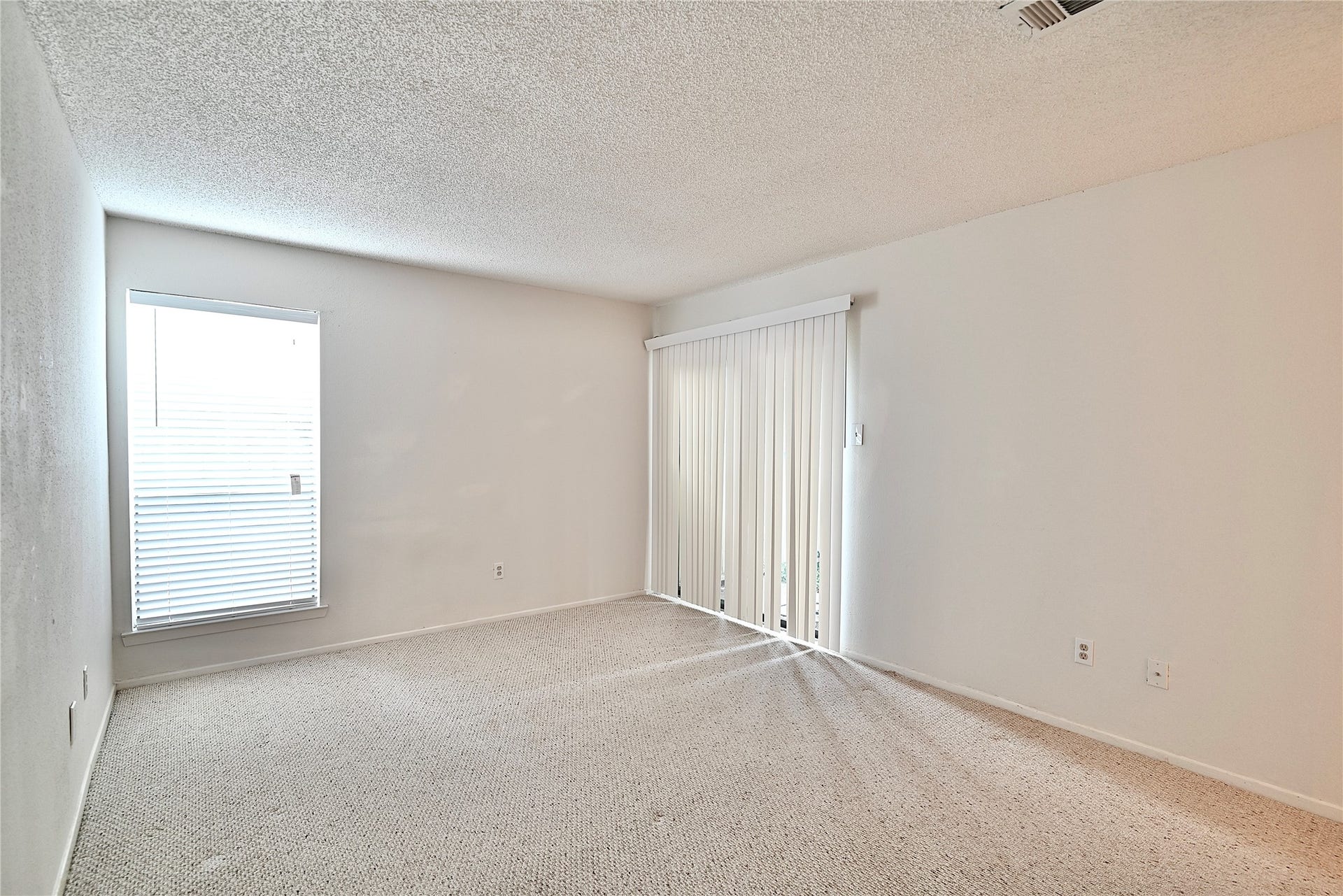 9407 Pagewood Lane, Houston, TX 77063 9407 Pagewood Lane, Houston, TX 77063