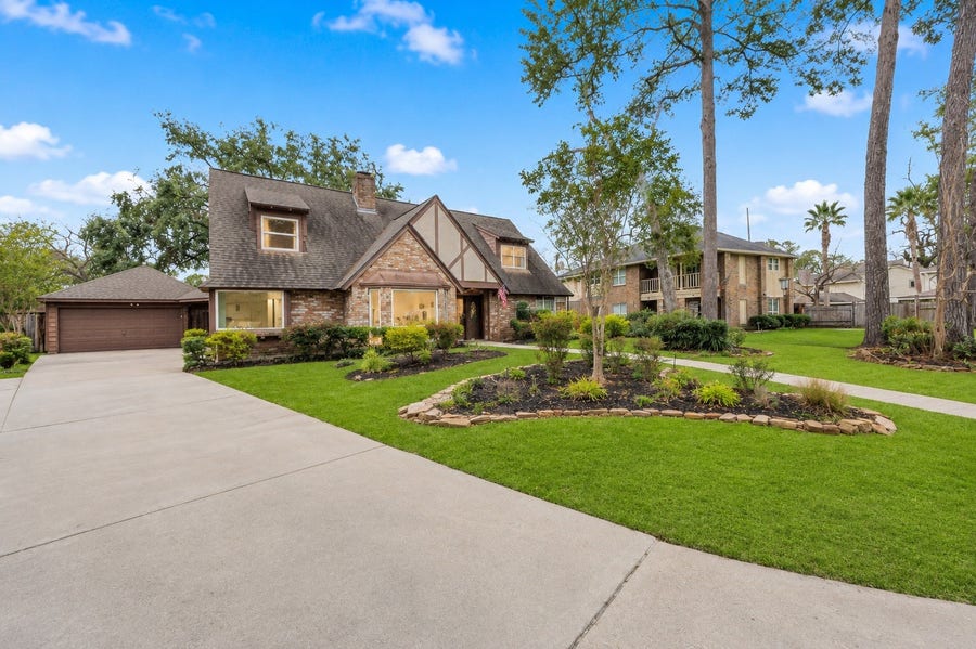 Property photo for 13407 Vestavia Court, Houston, TX
