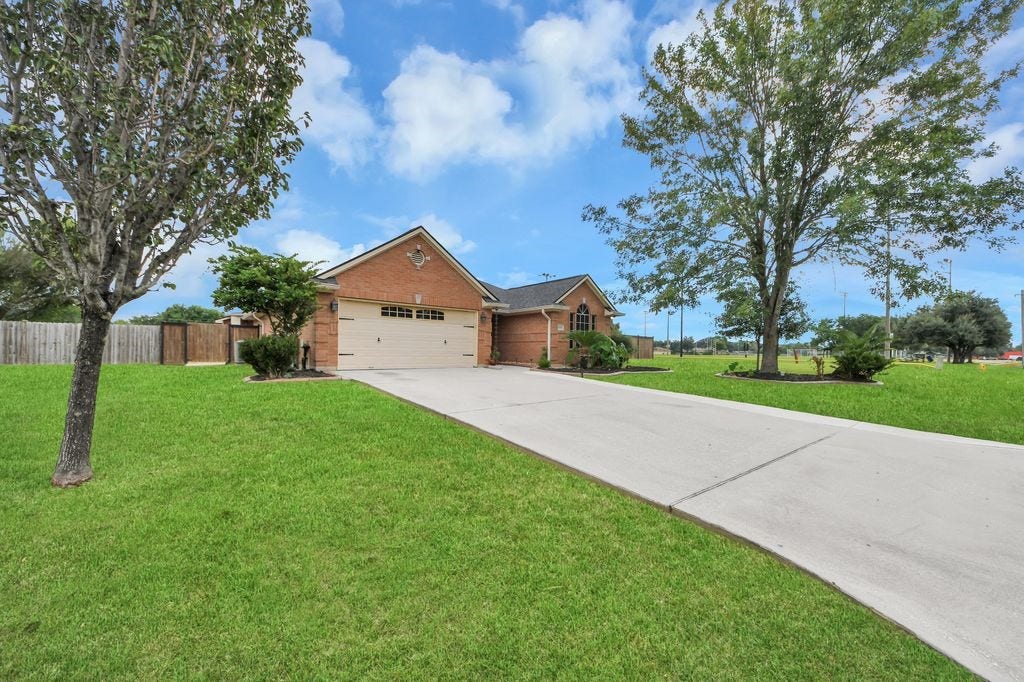 5400 Village Lane, Baytown, TX 77521 5400 Village Lane, Baytown, TX 77521