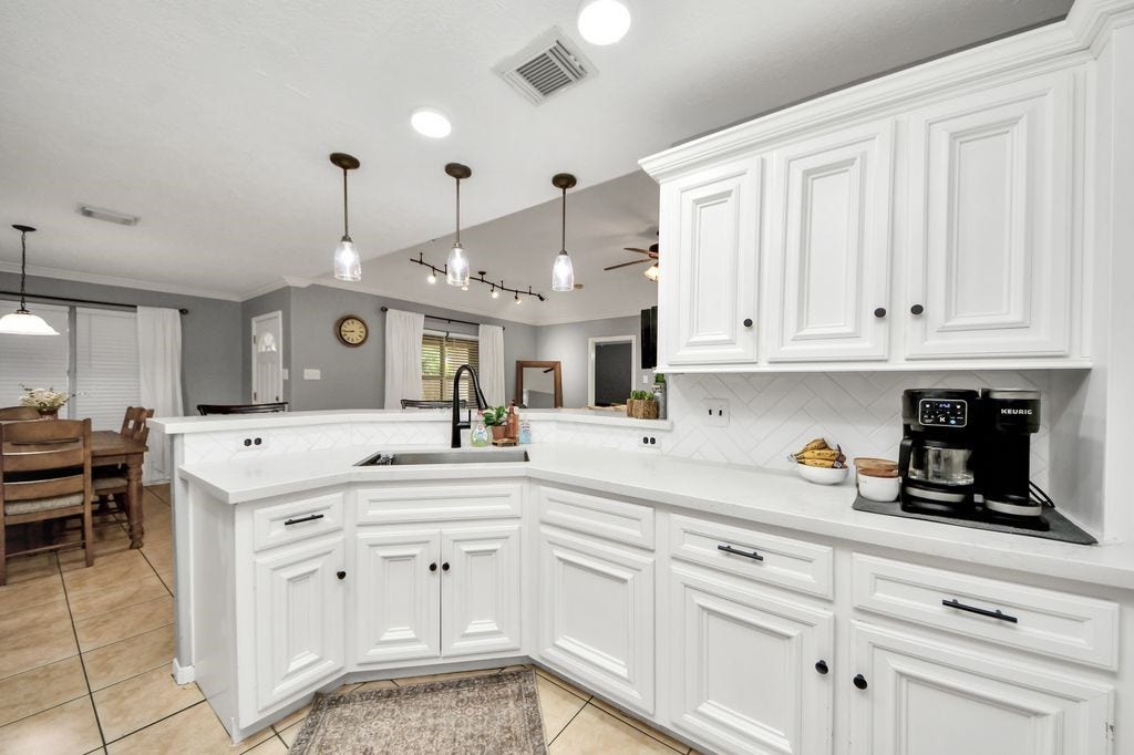 5400 Village Lane, Baytown, TX 77521 5400 Village Lane, Baytown, TX 77521