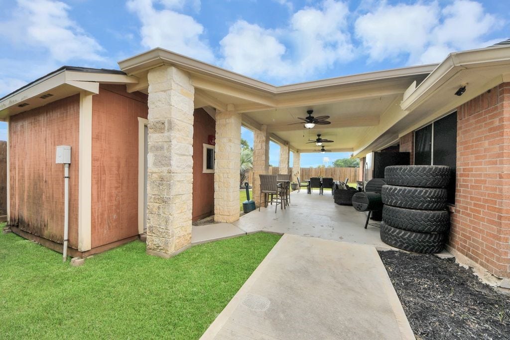 5400 Village Lane, Baytown, TX 77521 5400 Village Lane, Baytown, TX 77521