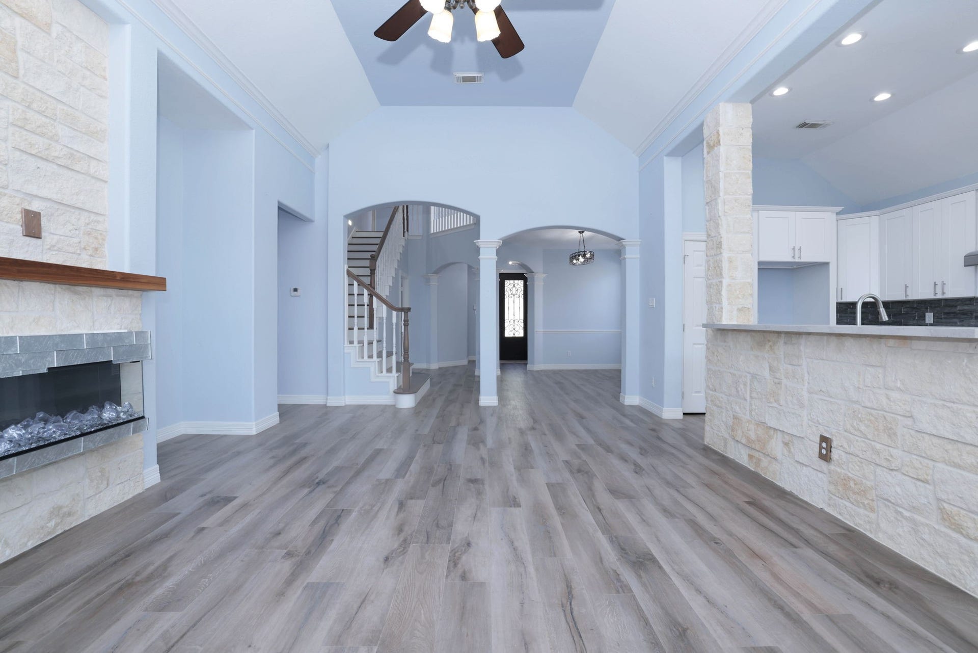 18302 Rittenhouse Park Court, Spring, TX 77379 The electric stone fireplaces is programable with the remote. You can change flame colors.