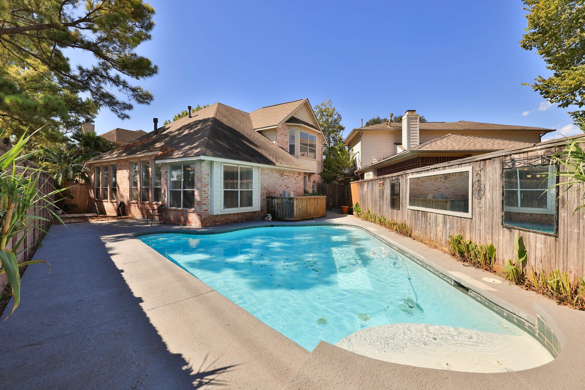 18302 Rittenhouse Park Court, Spring, TX 77379 The pool has a tanning shelf, Polaris cleaner, and an automatic clorinater.