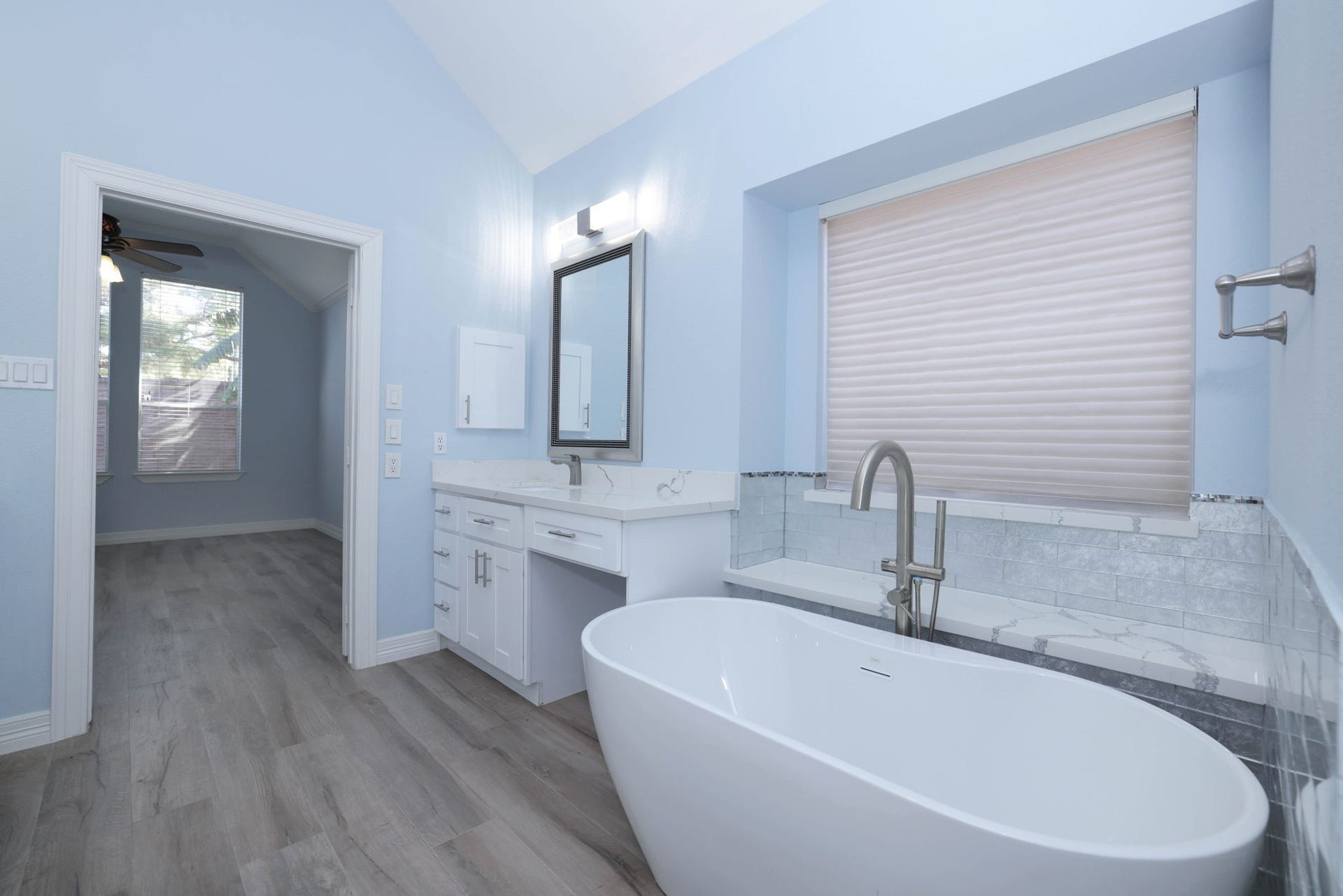 18302 Rittenhouse Park Court, Spring, TX 77379 No expense was spaired on this bathroom. There is even a vanity and quartz window sill.
