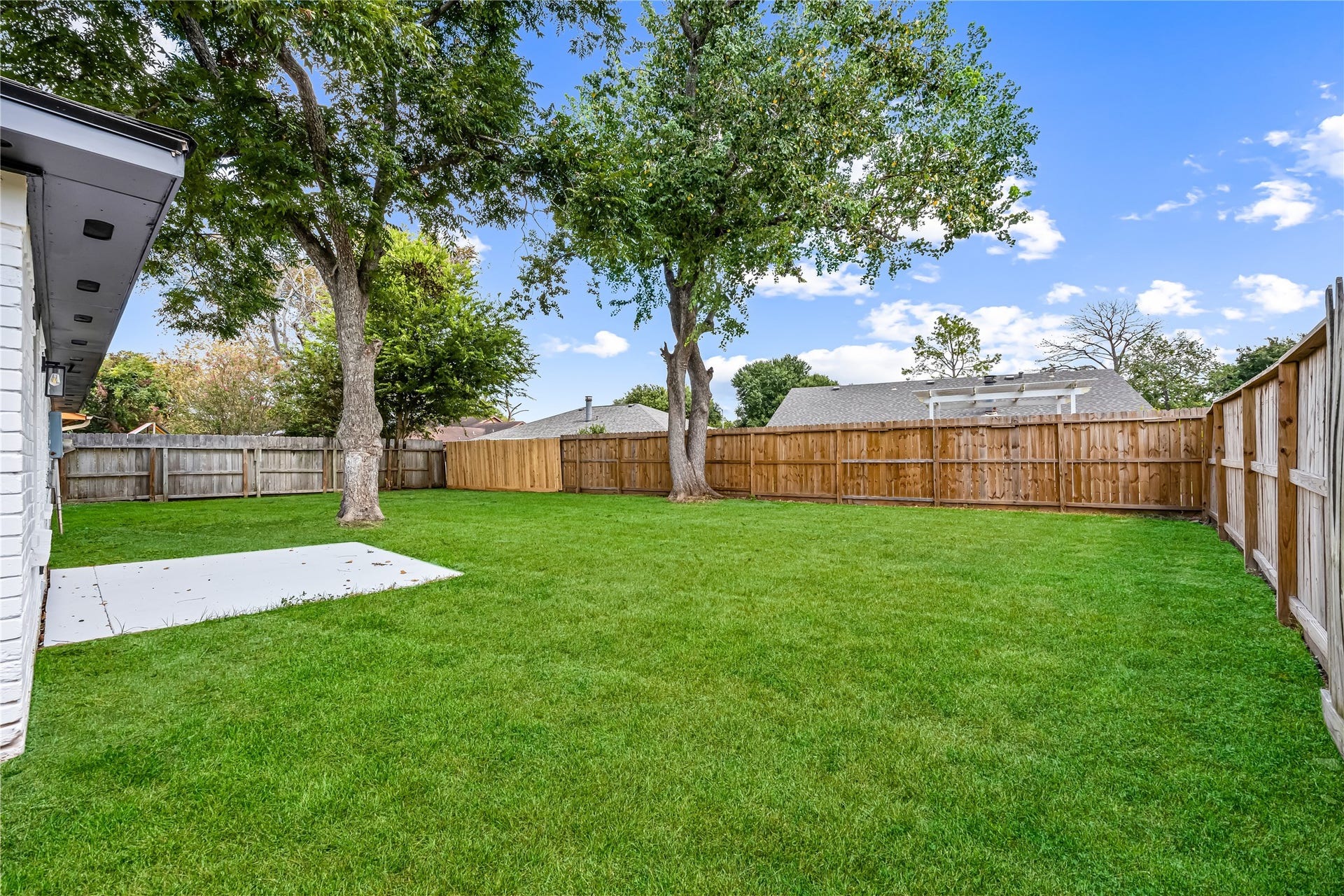 1803 Thornbrook Drive, Missouri City, TX 77489 Expansive backyard offering plenty of open space for entertaining, outdoor activities