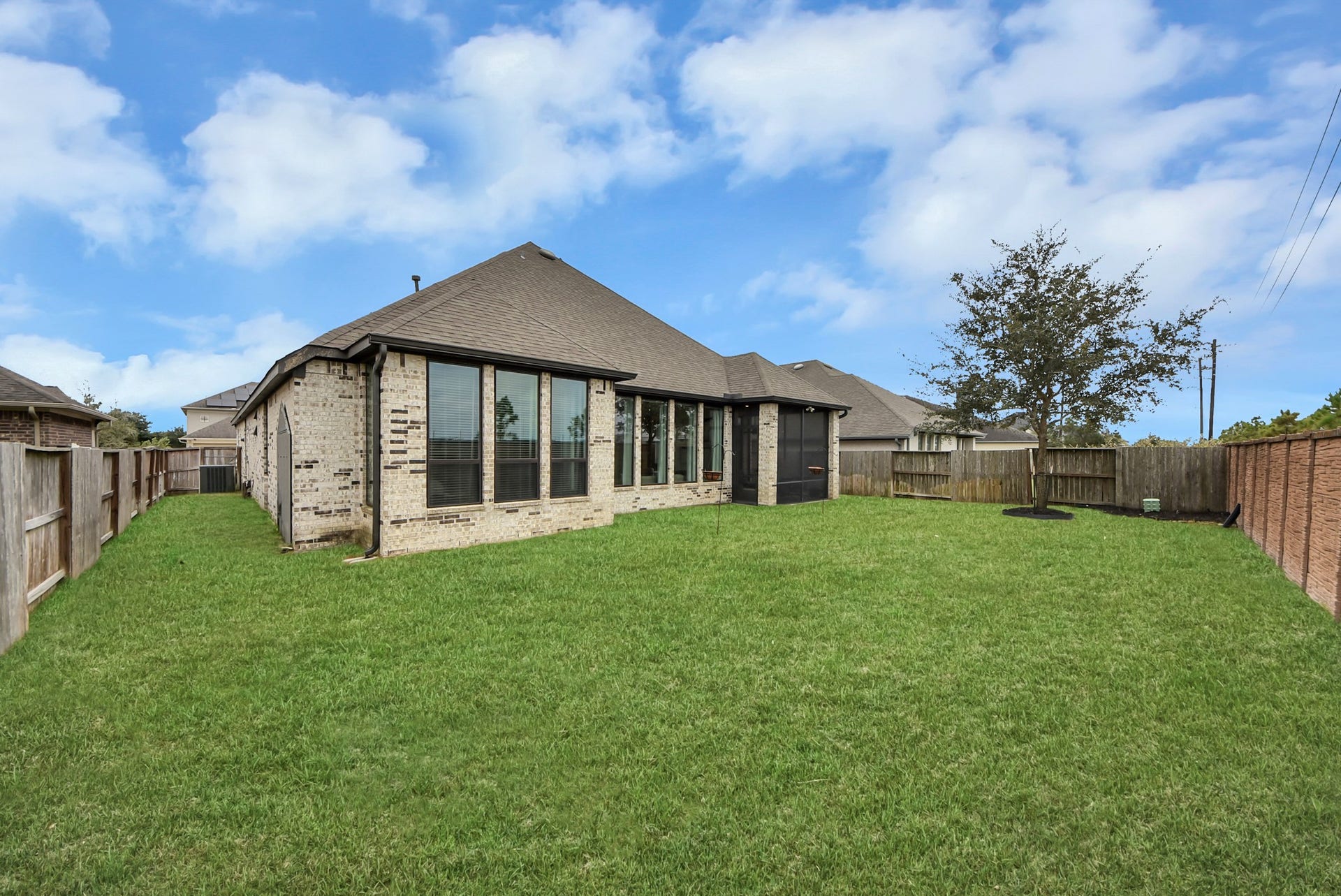 10014 Galileo Lane, Iowa Colony, TX 77583 10014 Galileo Lane, Iowa Colony, TX 77583