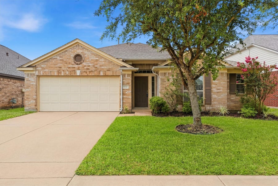 Property photo for 5211 Cayenne Lane, Baytown, TX