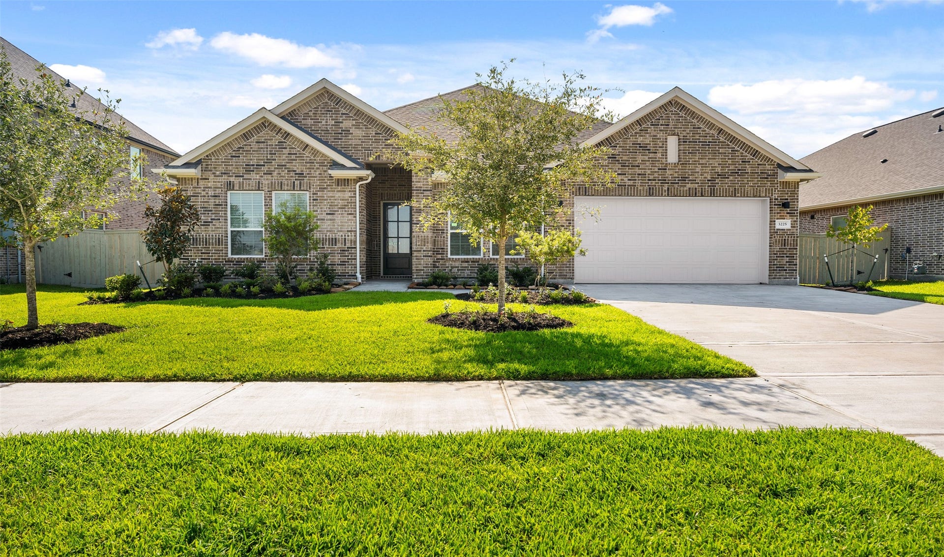 1801 S Wildflower Drive, Deer Park, TX 77536 *Photo is for illustrative purposes only and may not depict the actual home. Features, materials, colors, and specifications may vary.*