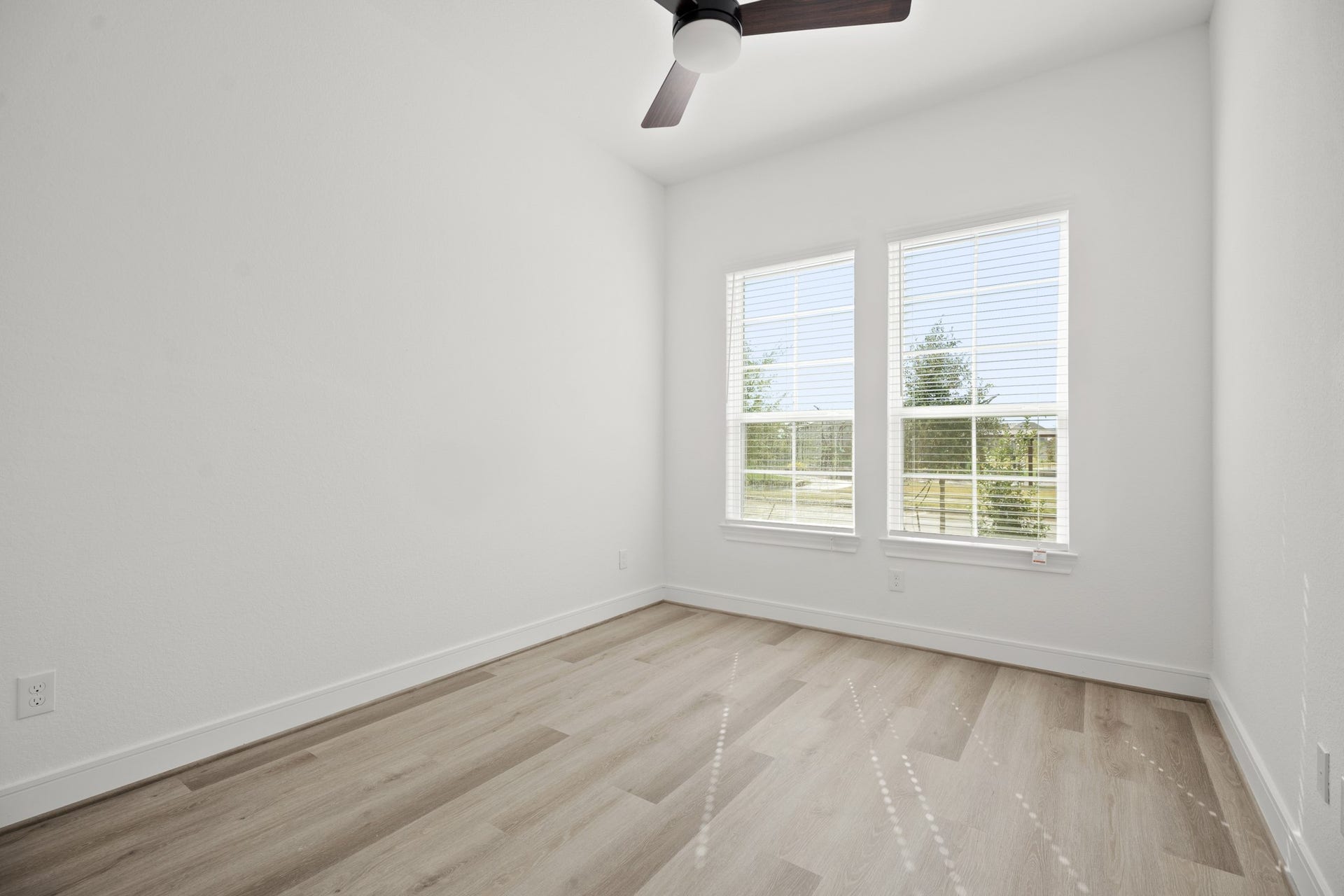 1801 S Wildflower Drive, Deer Park, TX 77536 Bedroom 2 (*Photo not of actual home and used for illustration purposes only.)