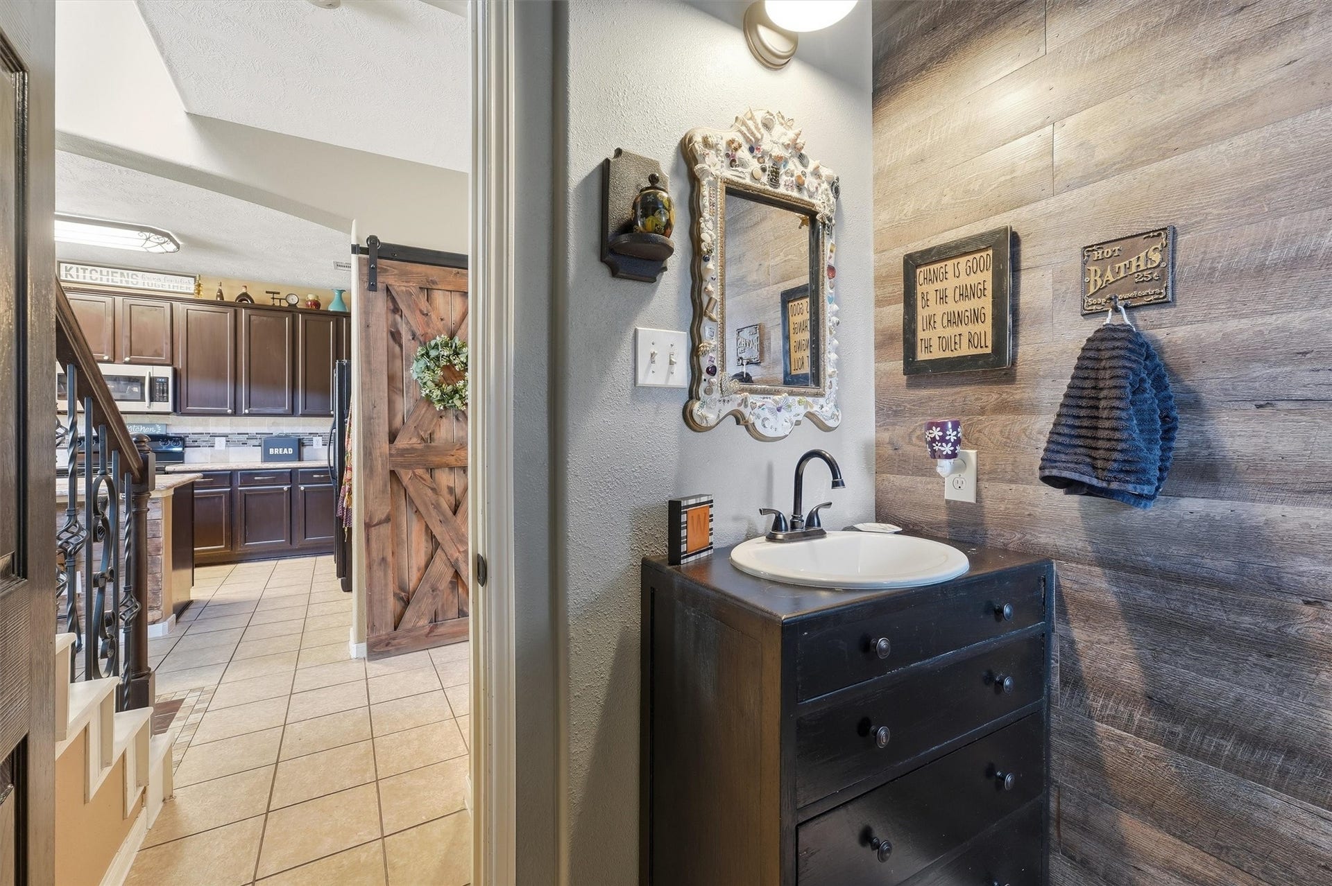 1719 Cloister Drive, Crosby, TX 77532 Half Bath