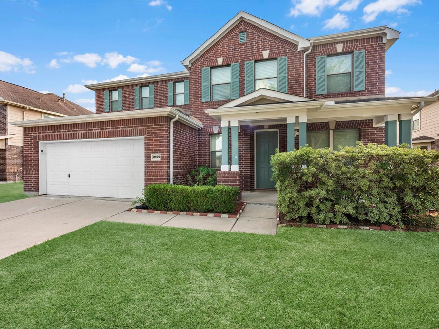 Property photo for 2105 Orchard Frost Drive, Pearland, TX