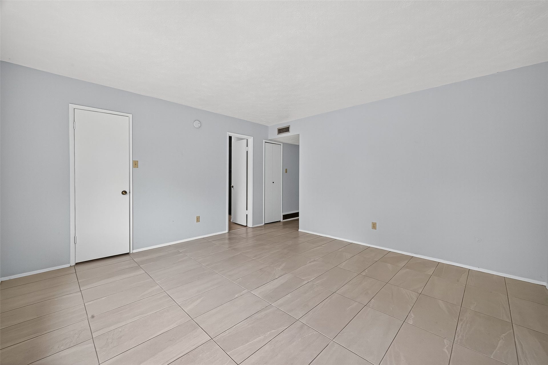 15815 IRONSIDE CREEK, Houston, TX 77053 15815 IRONSIDE CREEK, Houston, TX 77053