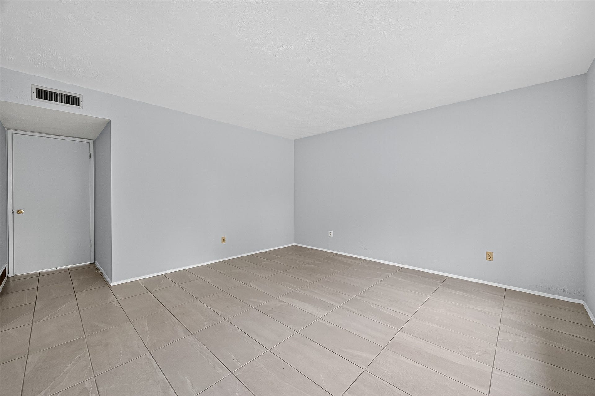 15815 IRONSIDE CREEK, Houston, TX 77053 15815 IRONSIDE CREEK, Houston, TX 77053
