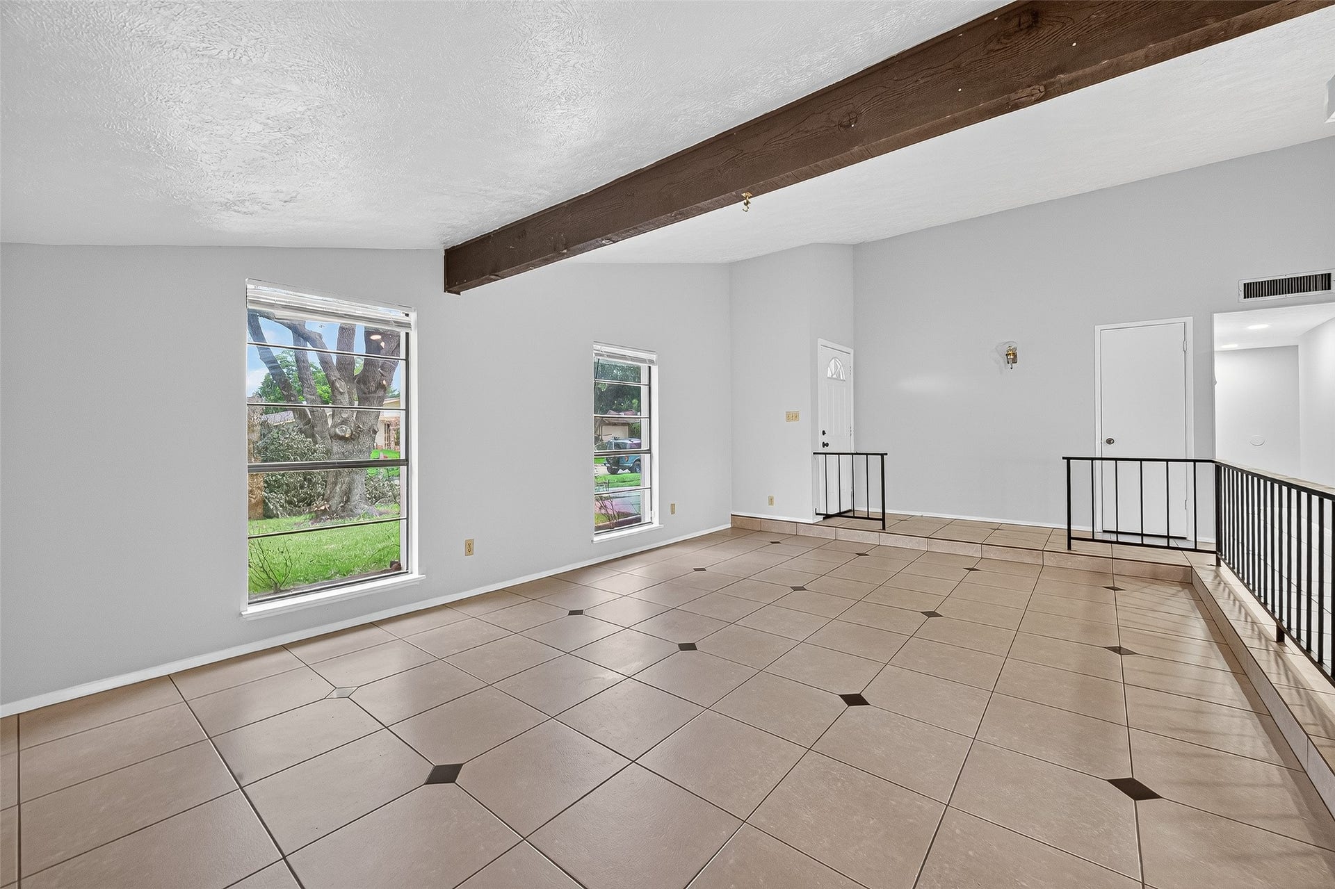 15815 IRONSIDE CREEK, Houston, TX 77053 15815 IRONSIDE CREEK, Houston, TX 77053