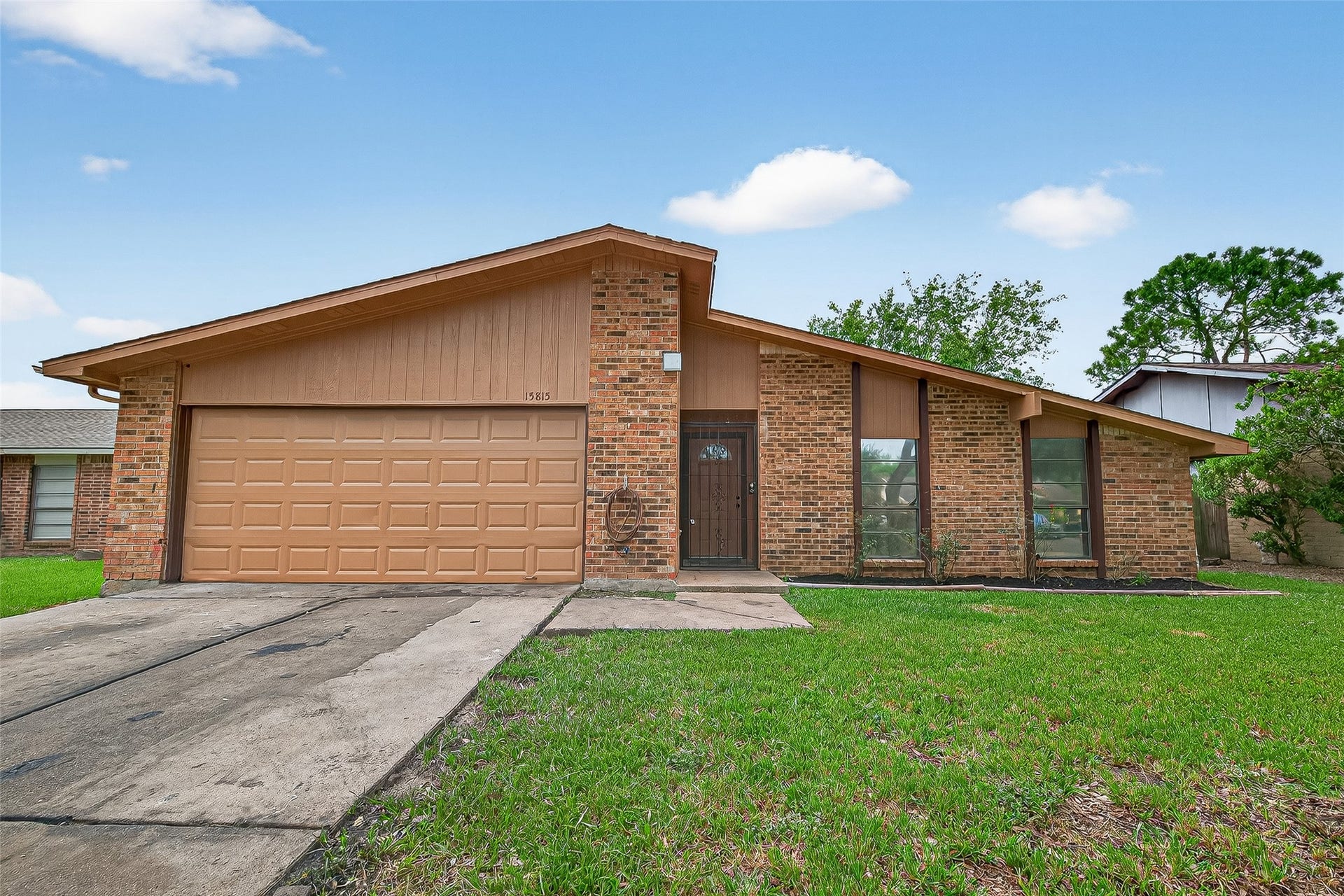 15815 IRONSIDE CREEK, Houston, TX 77053 15815 IRONSIDE CREEK, Houston, TX 77053