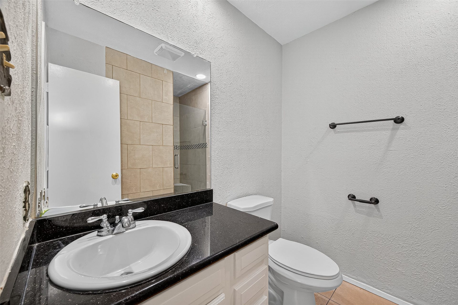 15815 IRONSIDE CREEK, Houston, TX 77053 15815 IRONSIDE CREEK, Houston, TX 77053