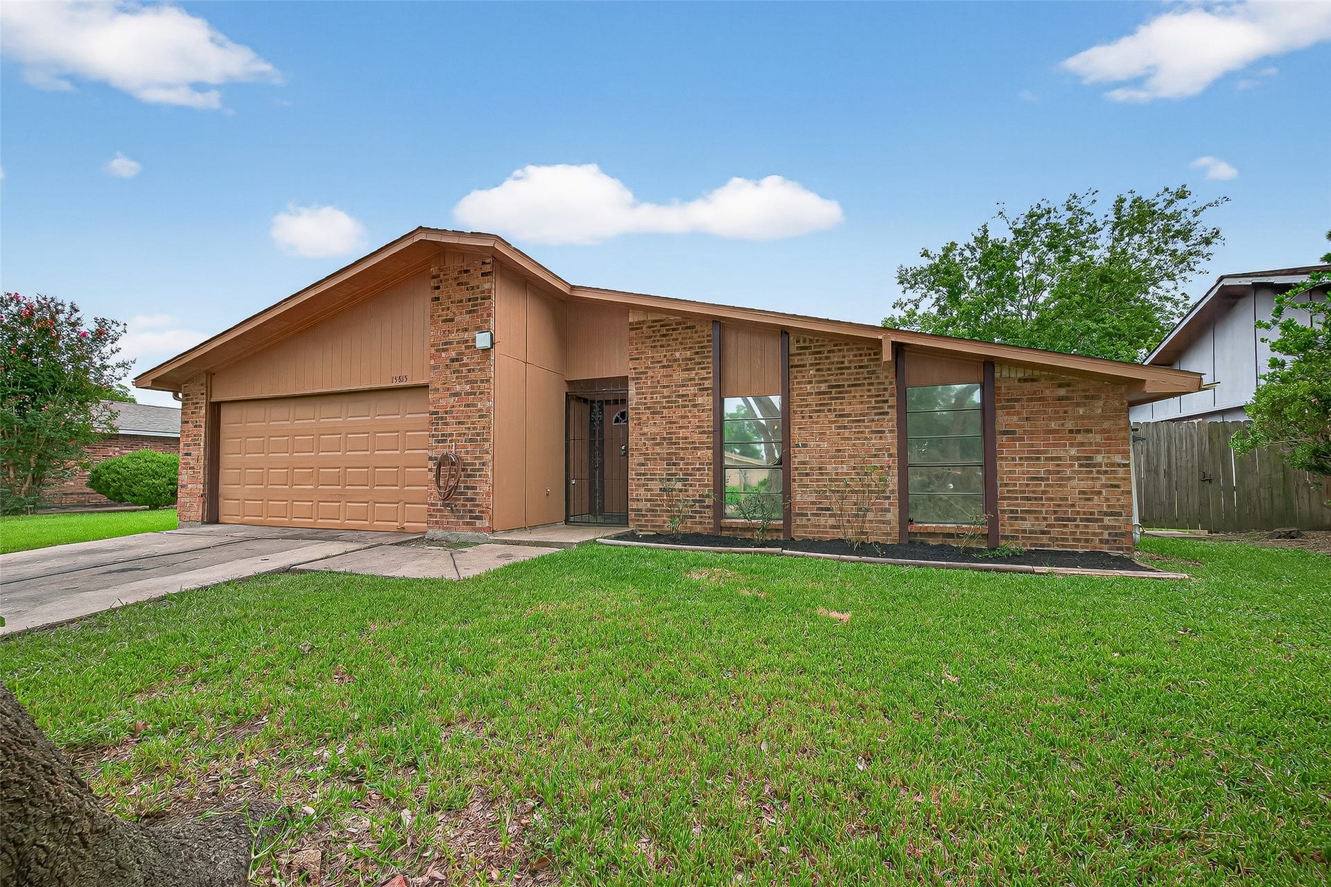 15815 IRONSIDE CREEK, Houston, TX 77053 15815 IRONSIDE CREEK, Houston, TX 77053