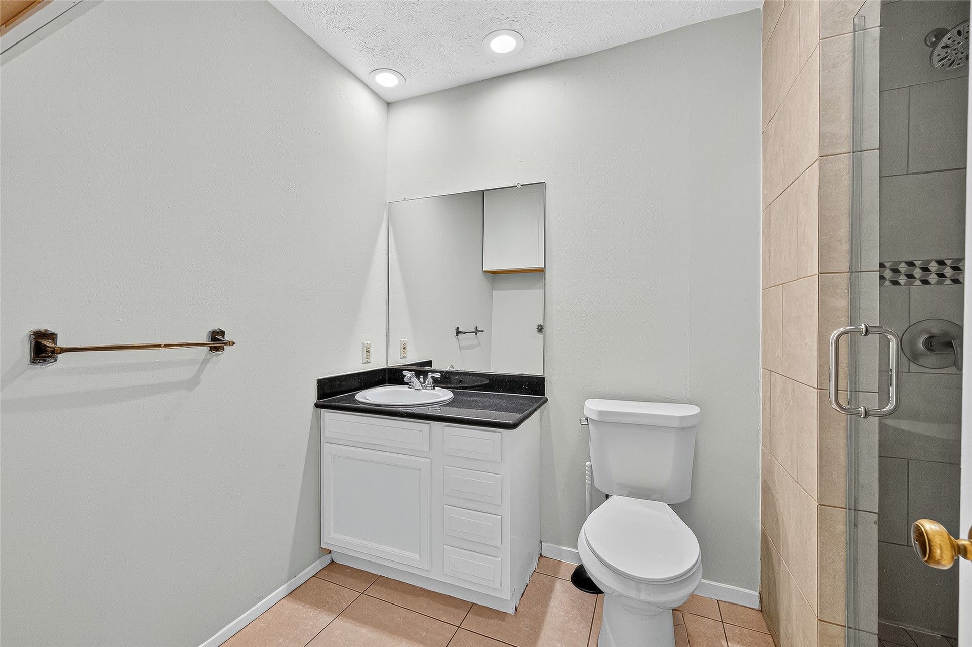15815 IRONSIDE CREEK, Houston, TX 77053 15815 IRONSIDE CREEK, Houston, TX 77053