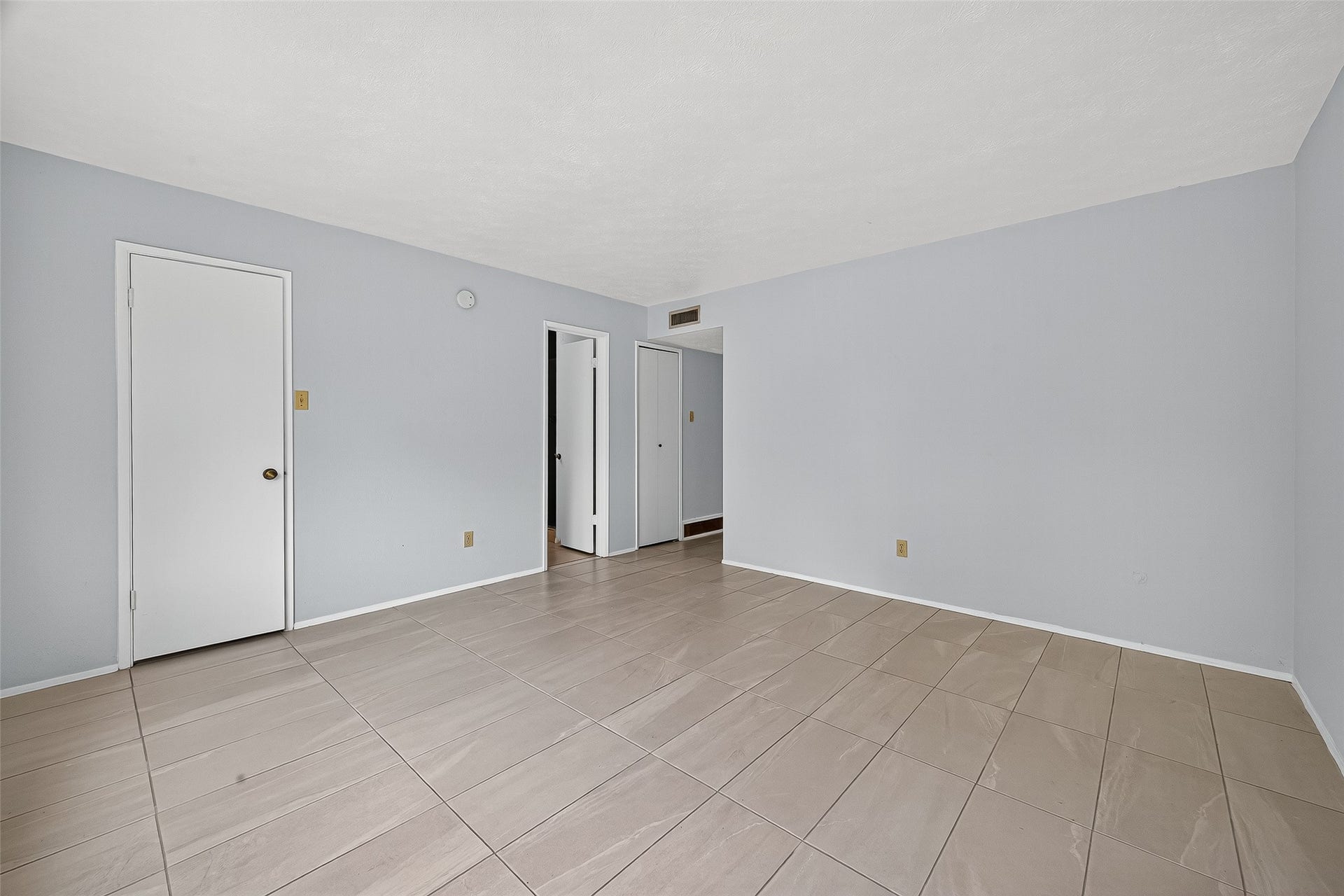 15815 IRONSIDE CREEK, Houston, TX 77053 15815 IRONSIDE CREEK, Houston, TX 77053