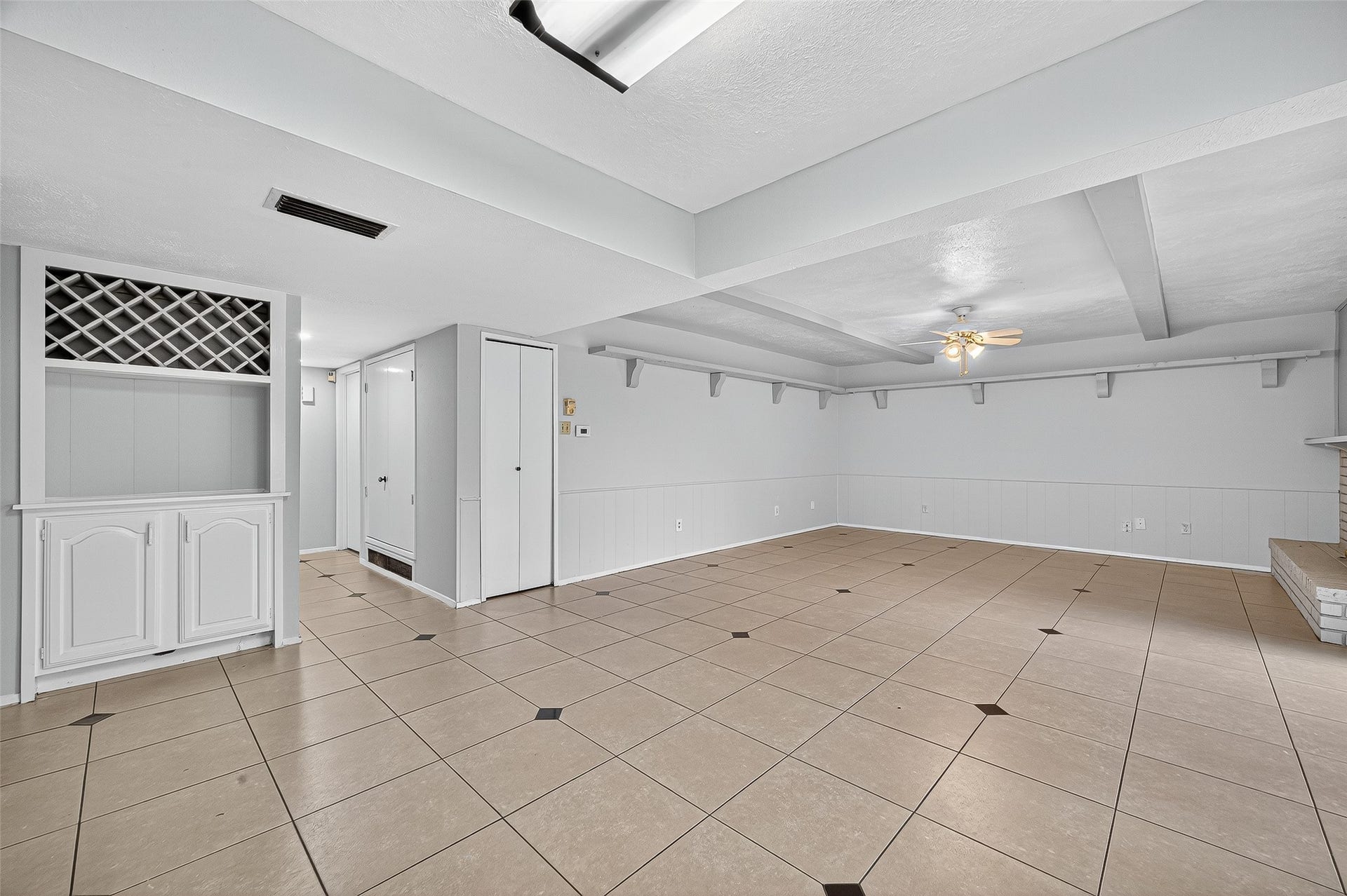 15815 IRONSIDE CREEK, Houston, TX 77053 15815 IRONSIDE CREEK, Houston, TX 77053
