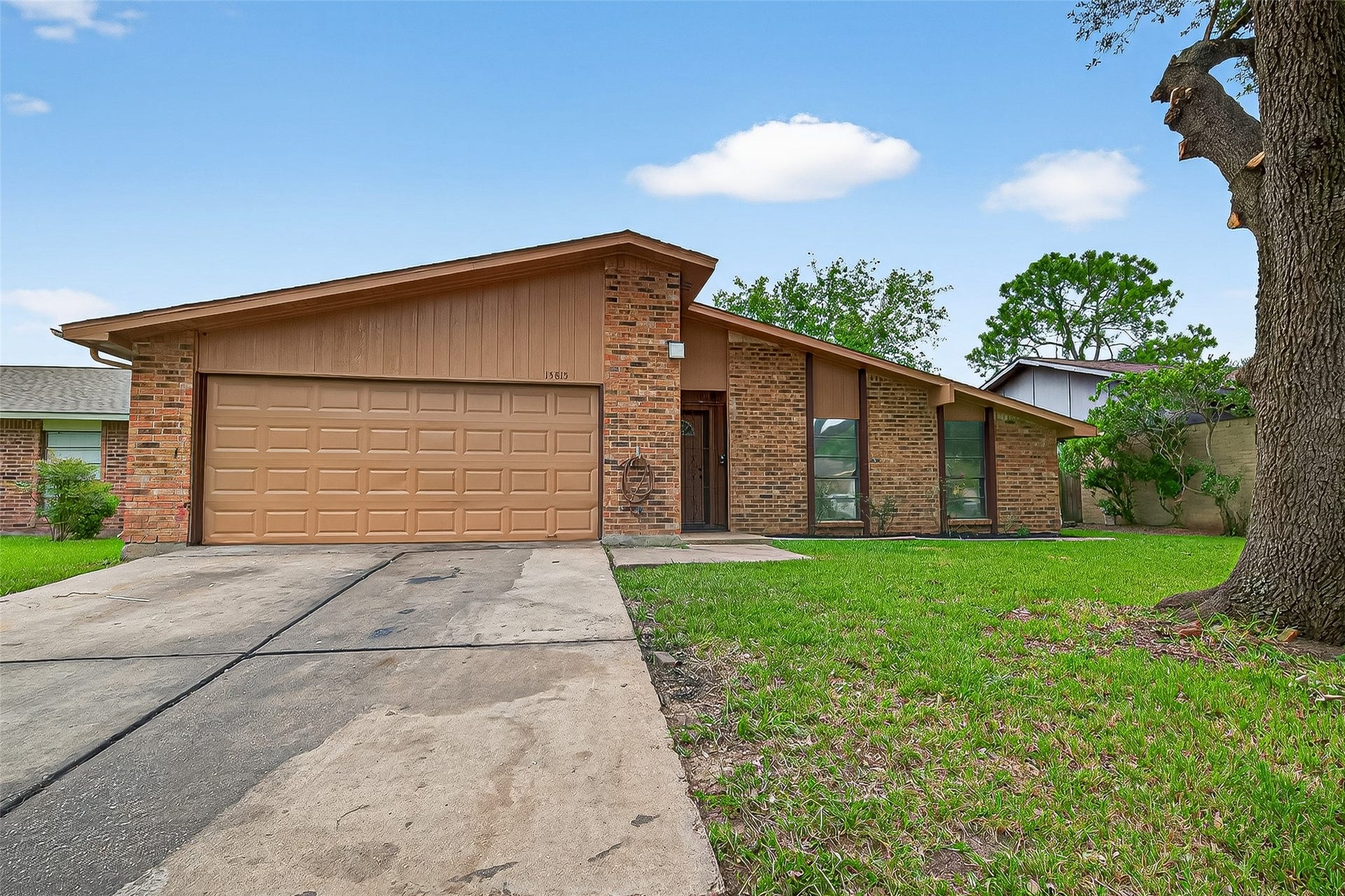 15815 IRONSIDE CREEK, Houston, TX 77053 15815 IRONSIDE CREEK, Houston, TX 77053