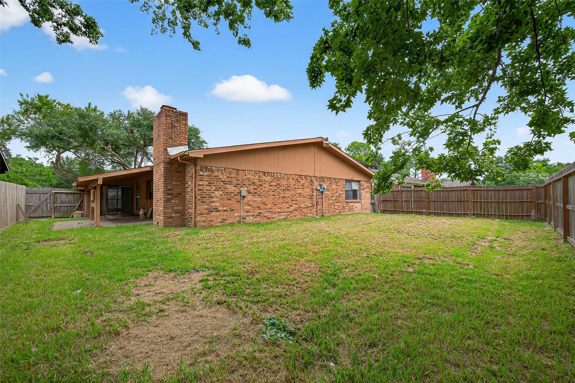 15815 IRONSIDE CREEK, Houston, TX 77053 15815 IRONSIDE CREEK, Houston, TX 77053