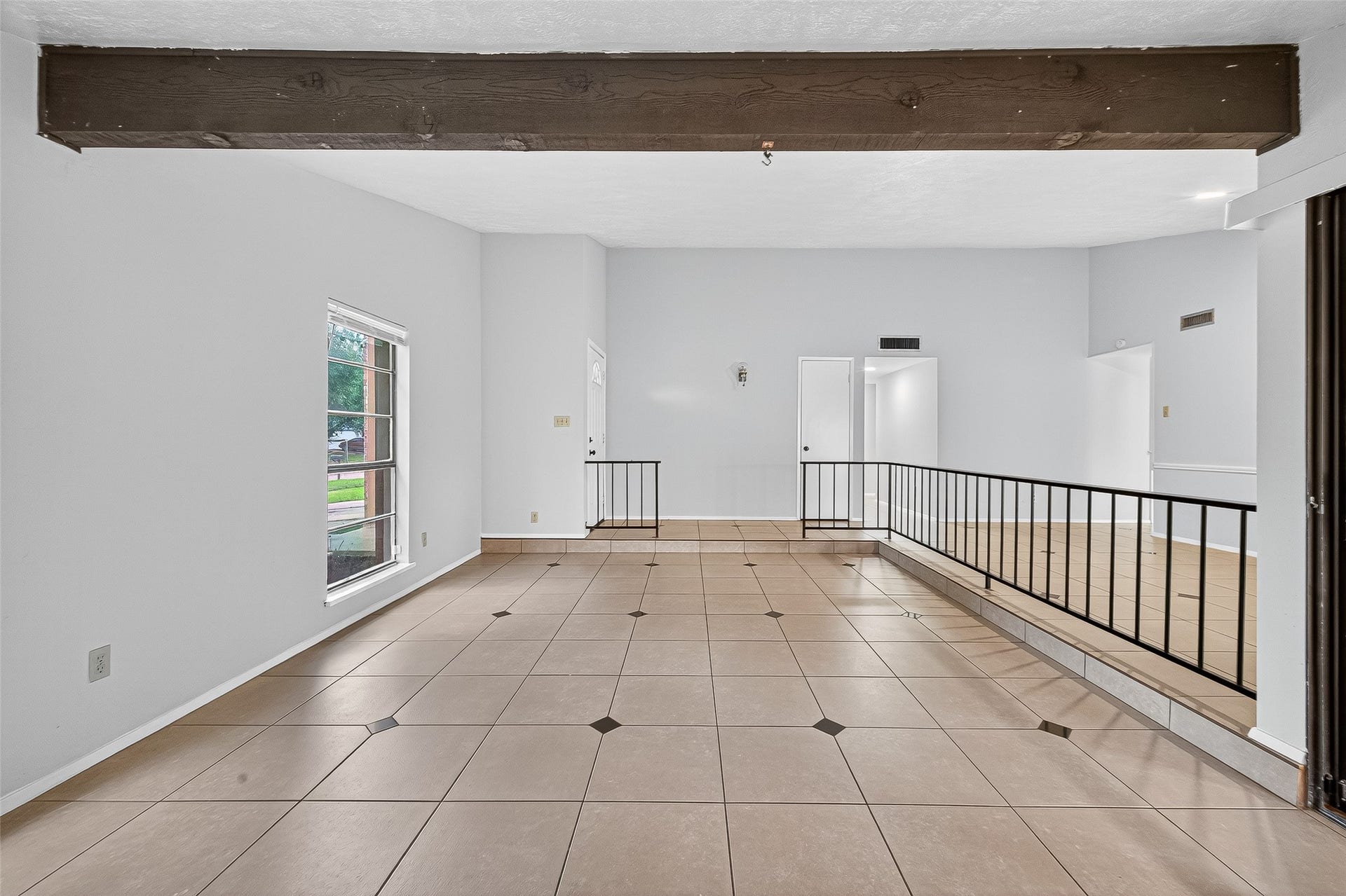 15815 IRONSIDE CREEK, Houston, TX 77053 15815 IRONSIDE CREEK, Houston, TX 77053
