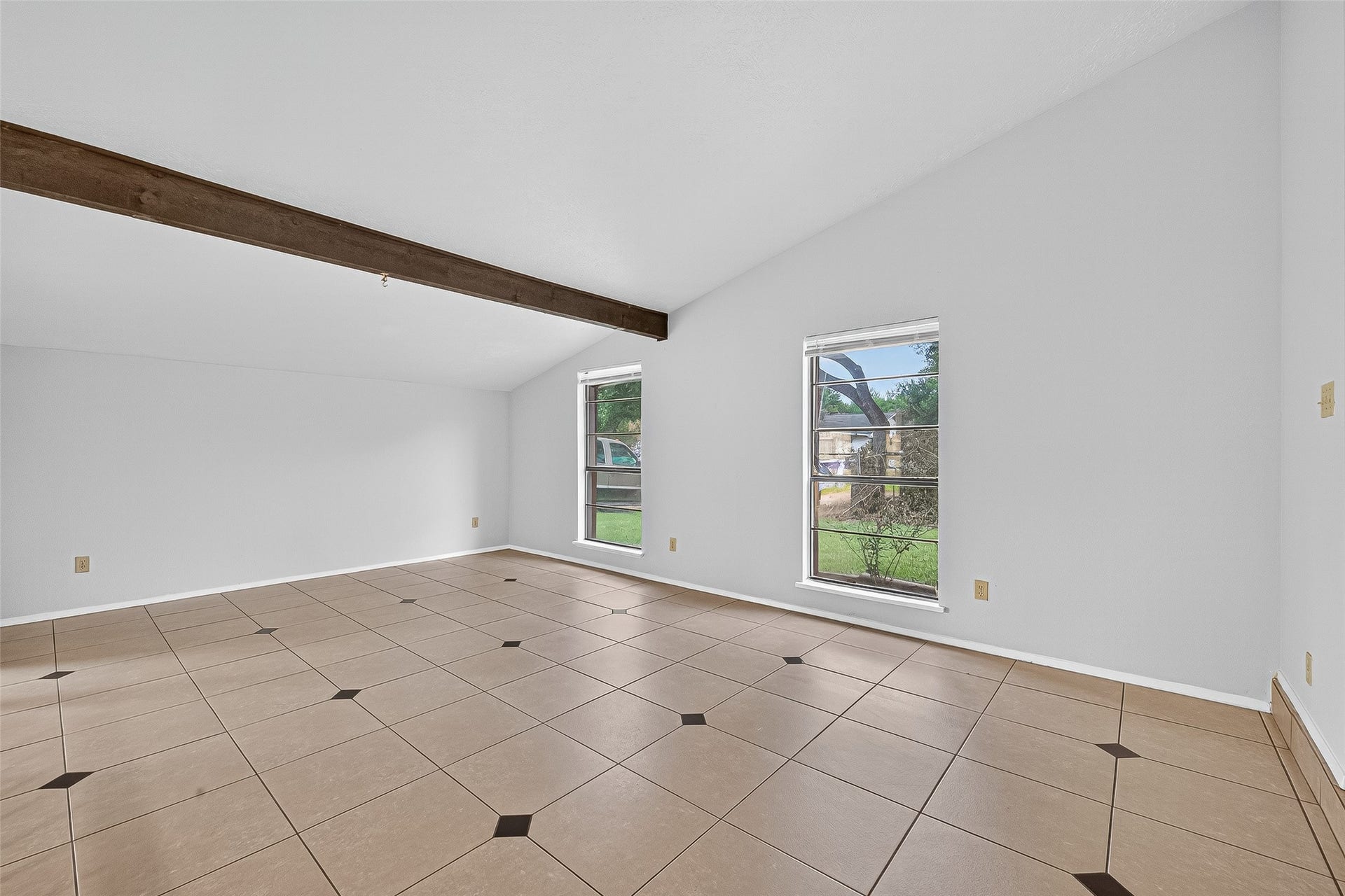 15815 IRONSIDE CREEK, Houston, TX 77053 15815 IRONSIDE CREEK, Houston, TX 77053