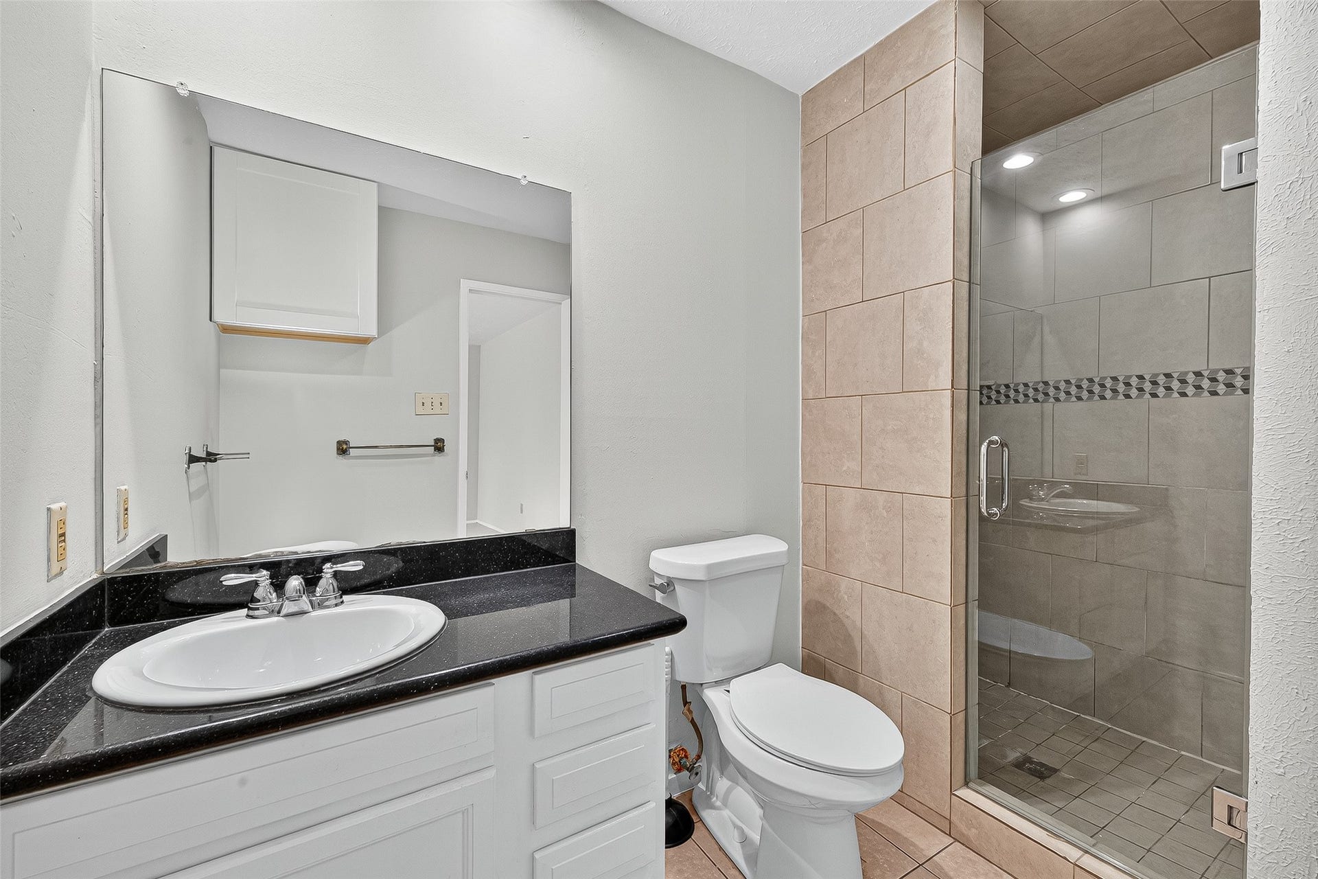 15815 IRONSIDE CREEK, Houston, TX 77053 15815 IRONSIDE CREEK, Houston, TX 77053