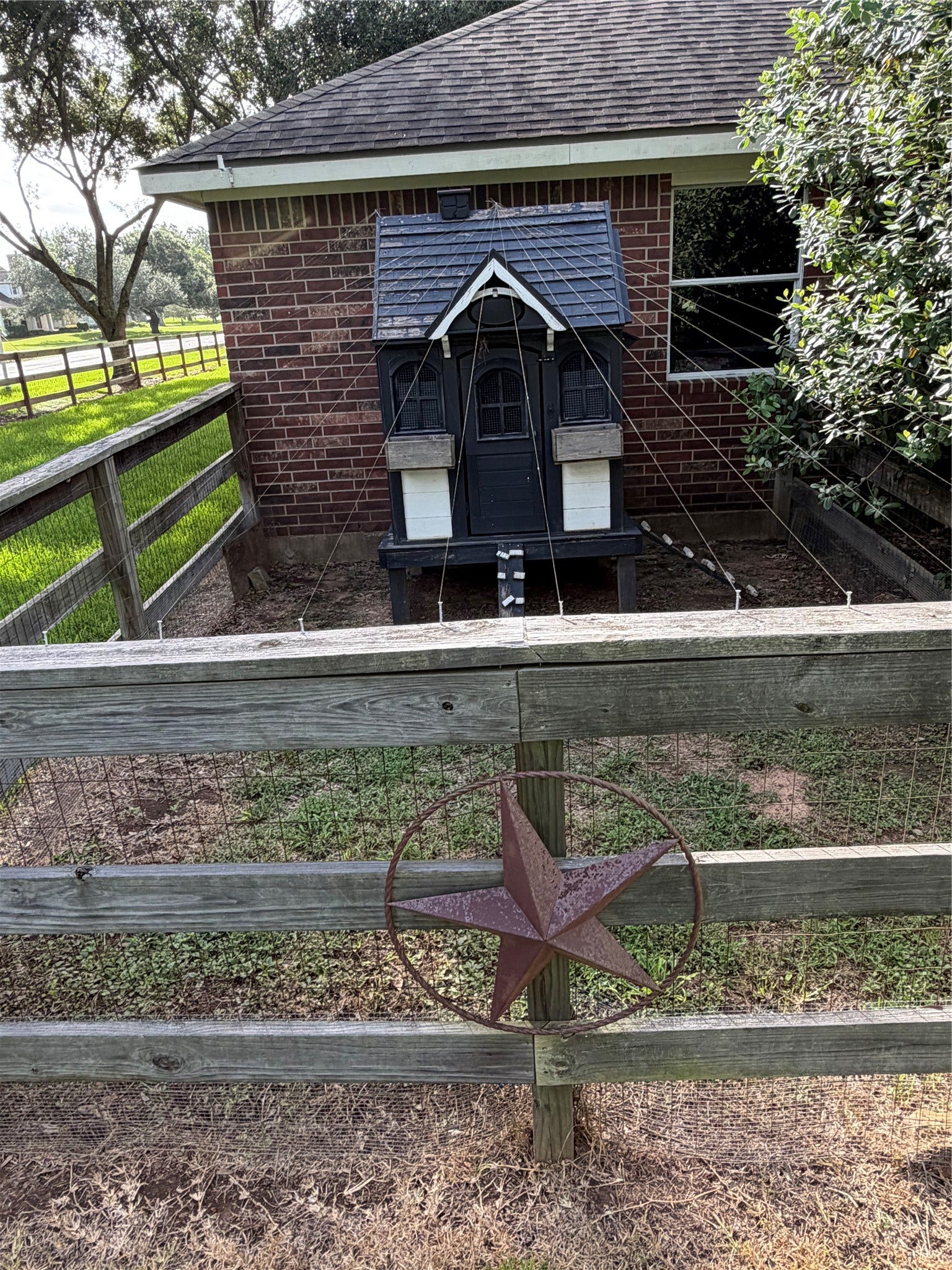 5202 Cherry Ridge Road, Richmond, TX 77406 Fenced-in chicken coop is ready for move-in!
