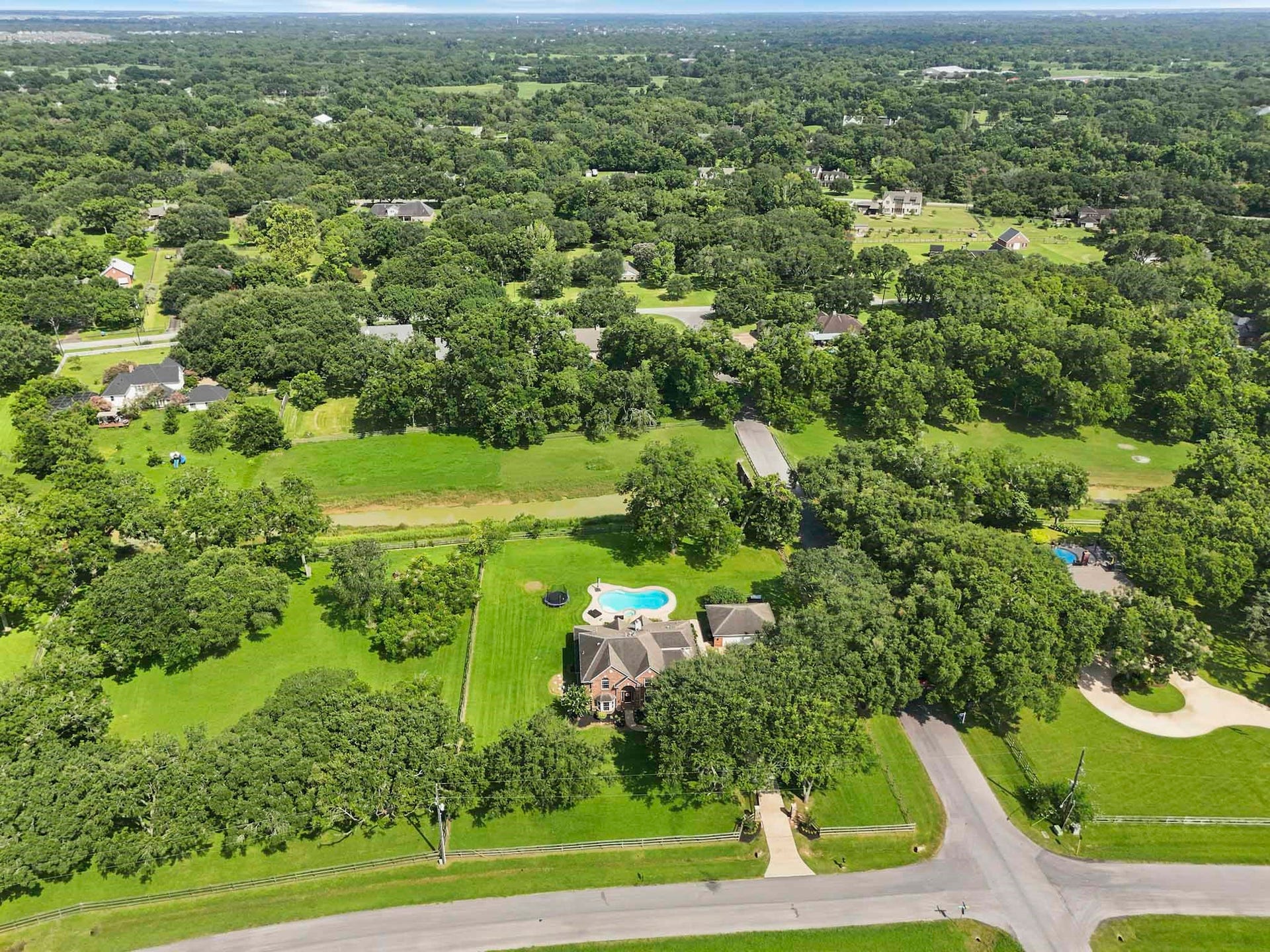 5202 Cherry Ridge Road, Richmond, TX 77406 Peaceful country-style setting with convenient access to shopping, dining, and commuter routes.