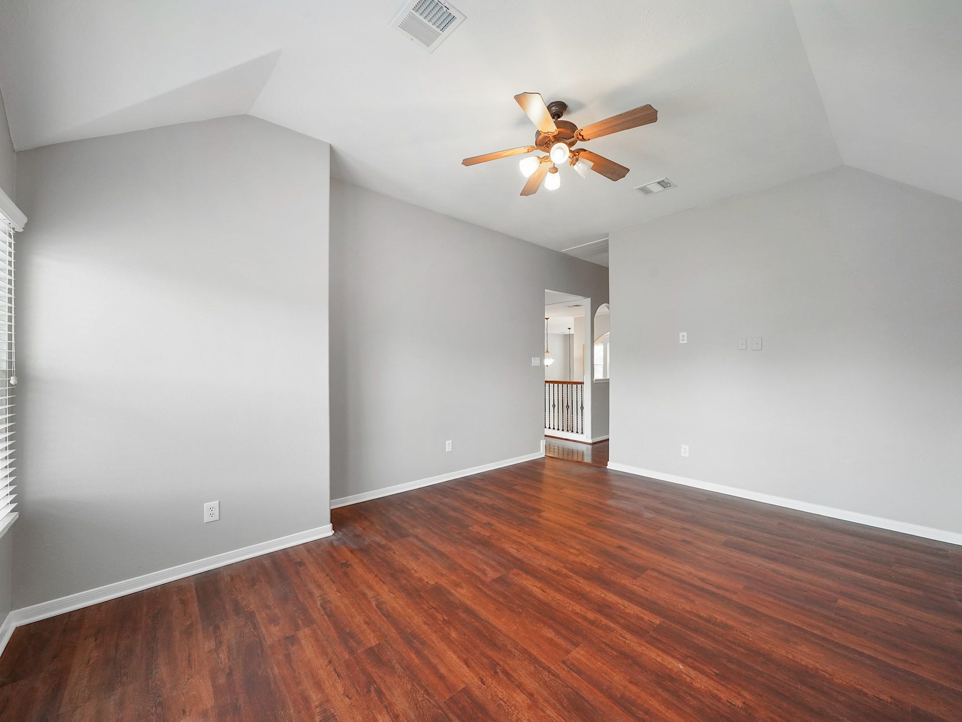 Another angle reveals the media rooms ample scale, ready to become the entertainment space that best suits your lifestyle.