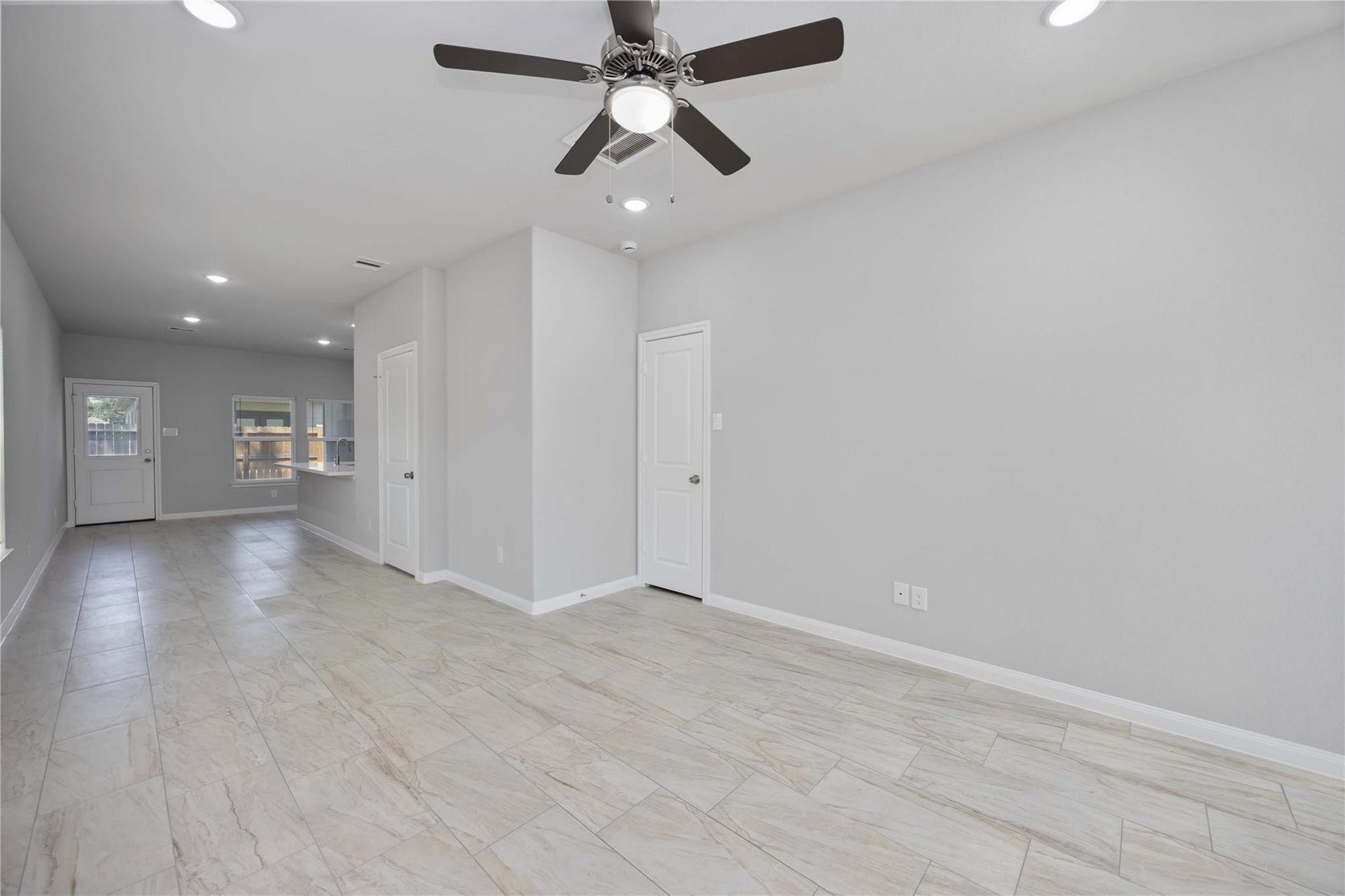 7987 Chateau Street, #B, Houston, TX 77028 7987 Chateau Street, #B, Houston, TX 77028