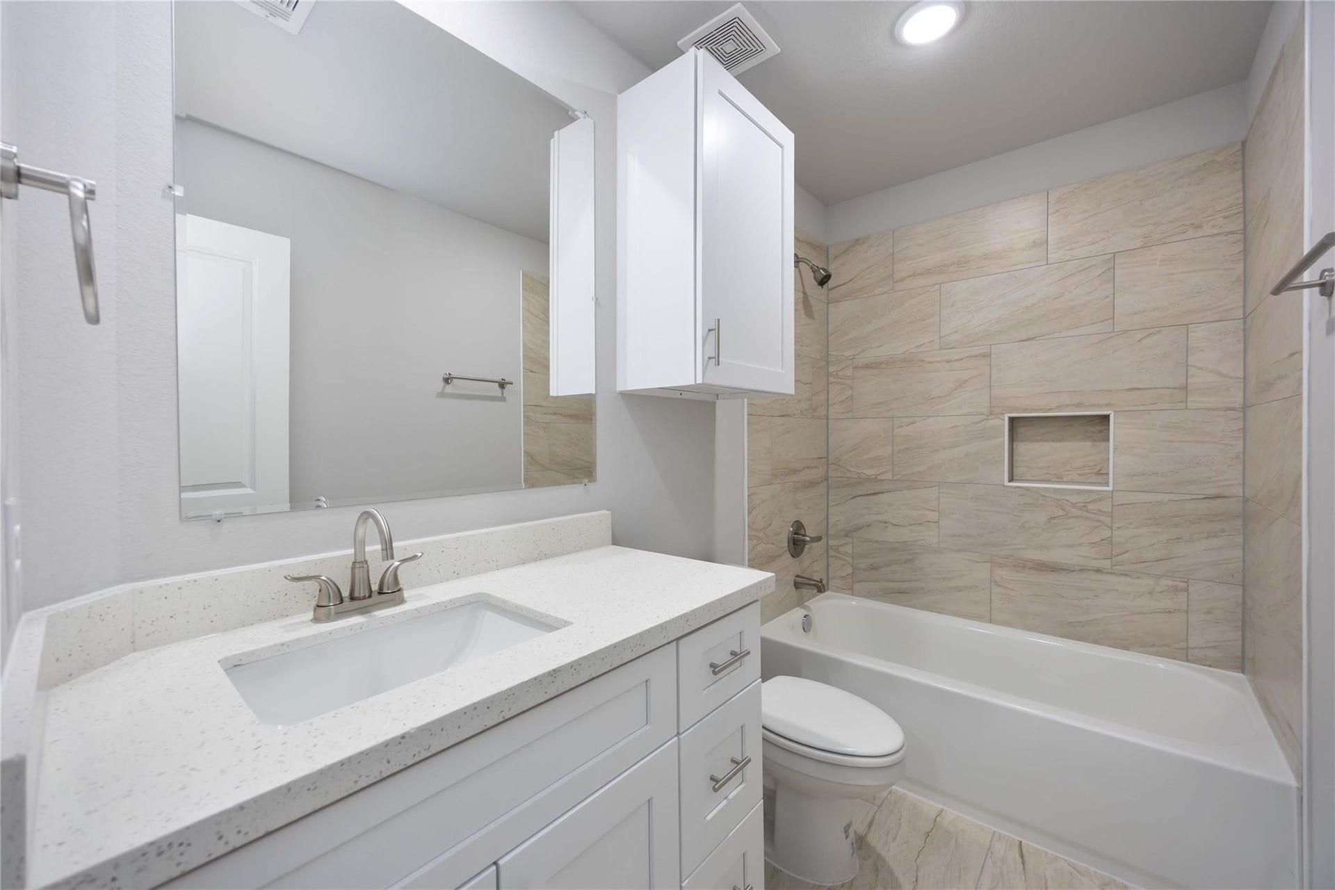 7987 Chateau Street, #B, Houston, TX 77028 7987 Chateau Street, #B, Houston, TX 77028